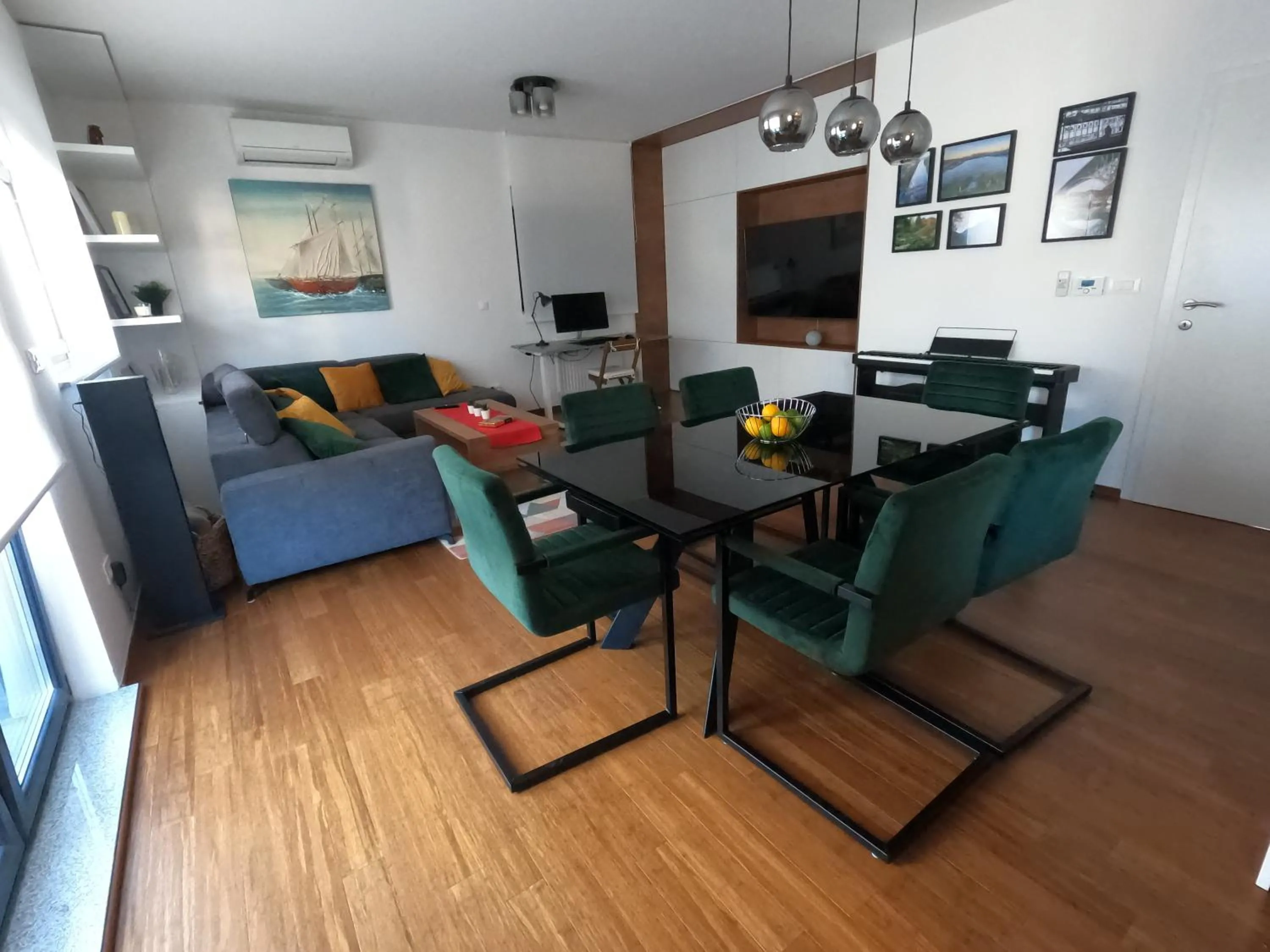 Seating area in Modern 4-Star luxury apt - WFH Ready, Free Parking