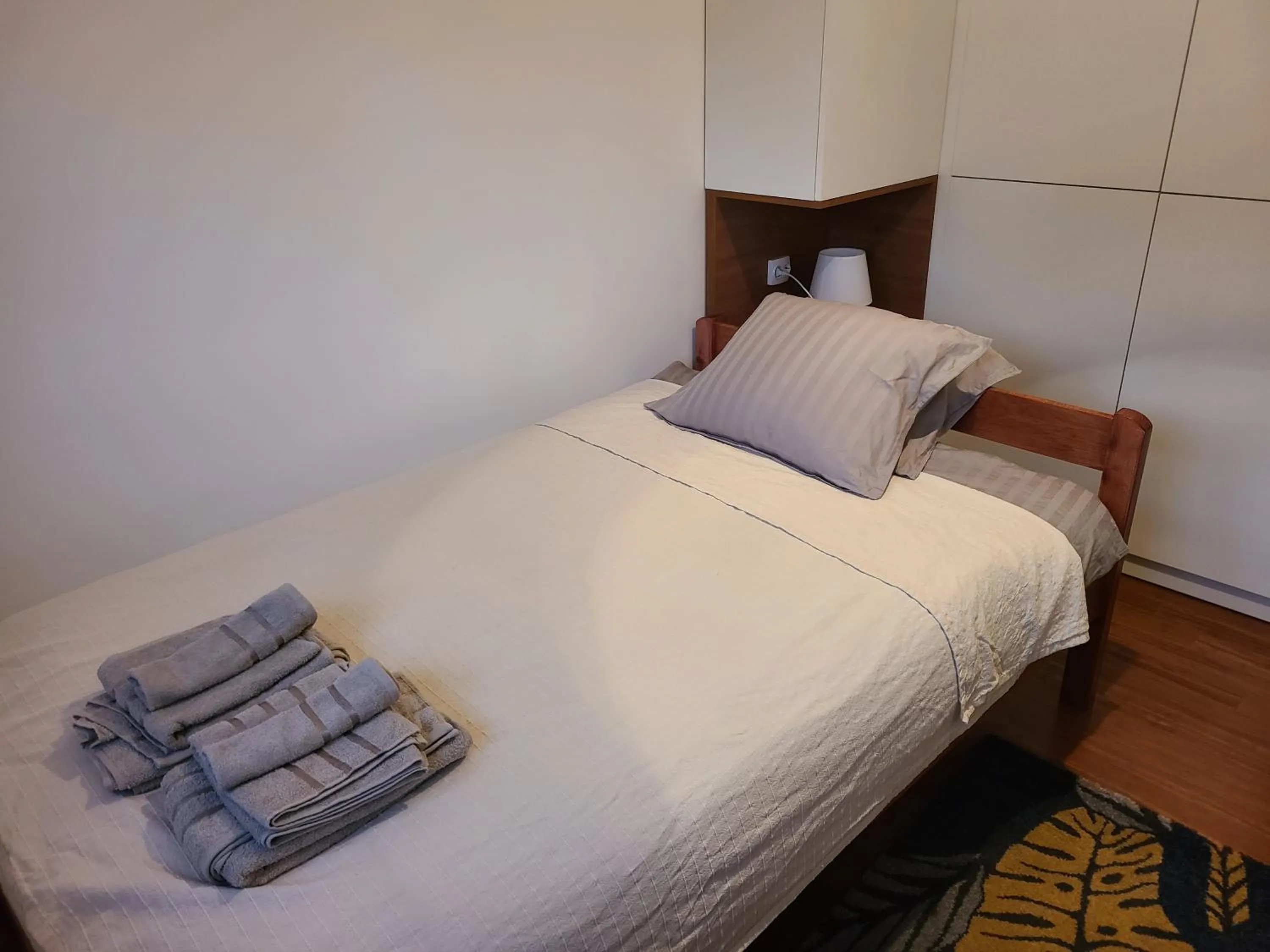 Bedroom, Bed in Modern 4-Star luxury apt - WFH Ready, Free Parking