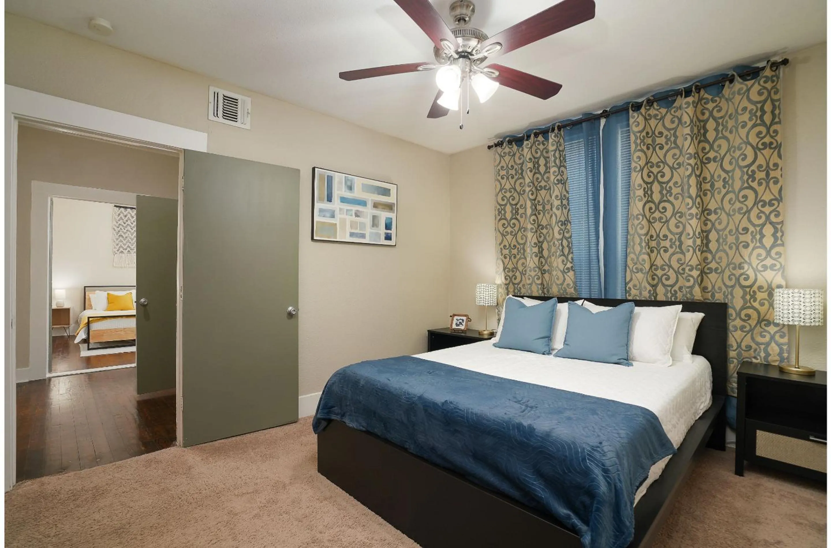 Bed in Amazing Fully Fenced Home Only 5 Mins from Downtown