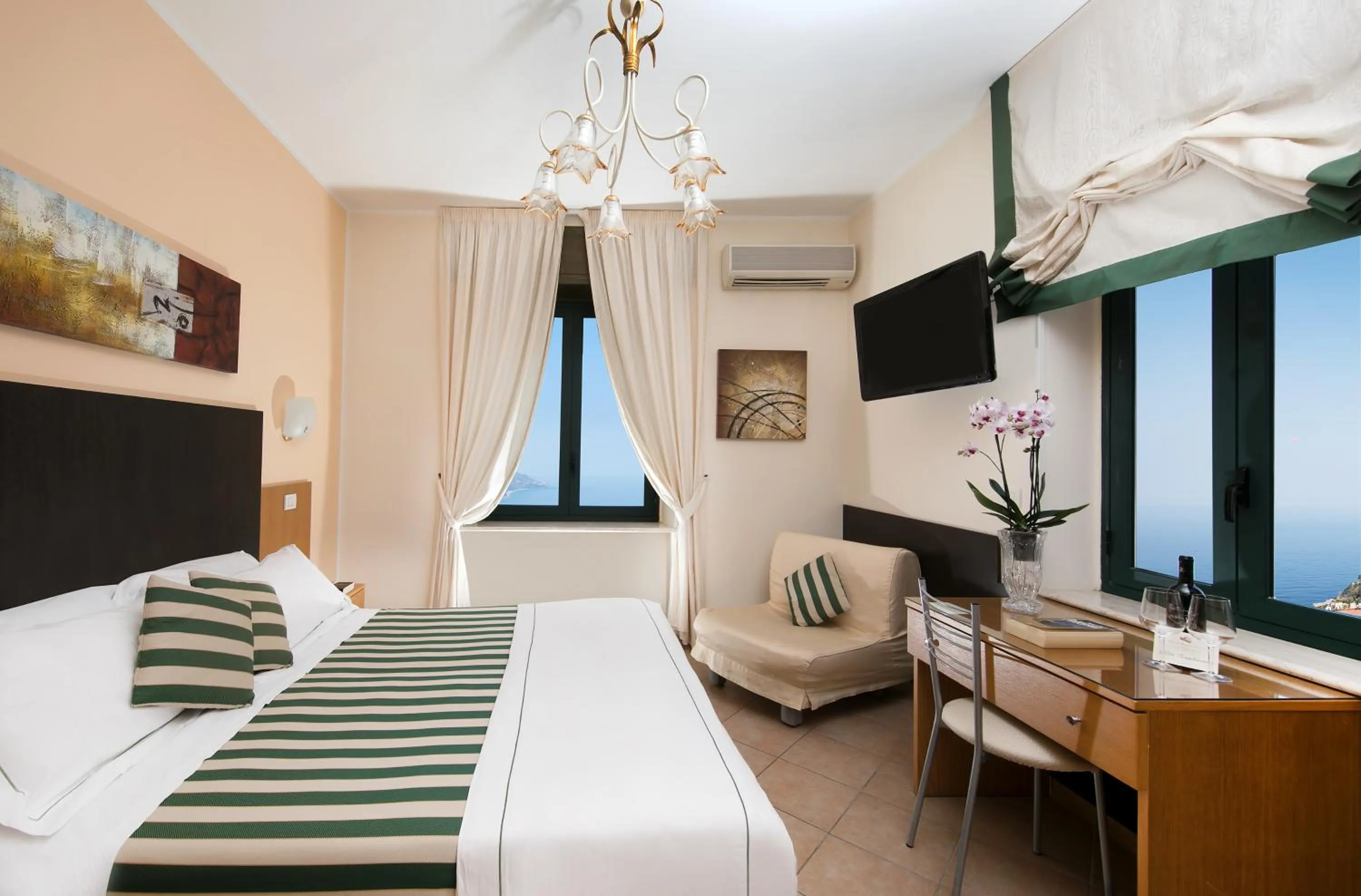 Bed in Hotel "La Pensione Svizzera"