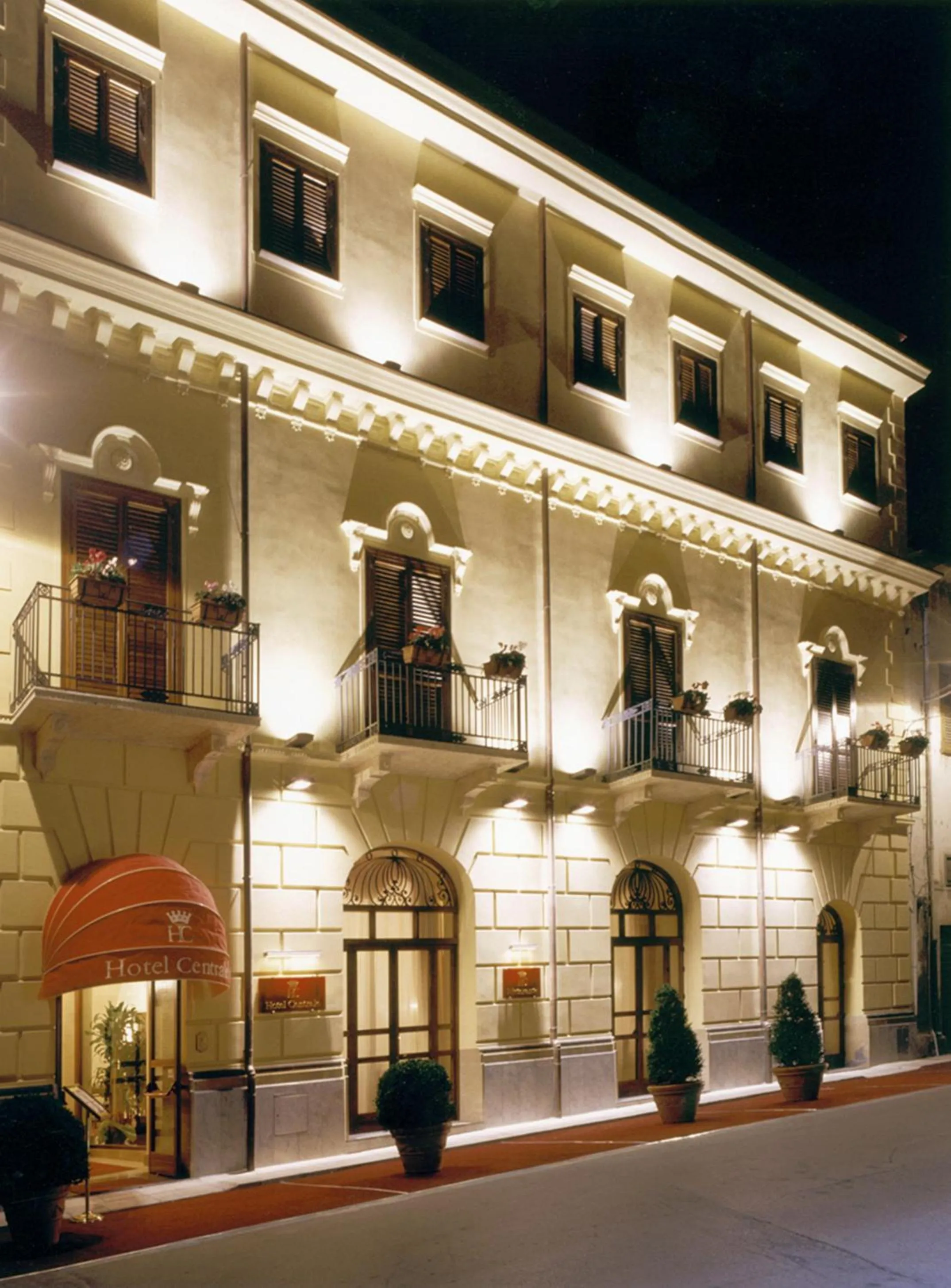 Facade/entrance in Hotel Centrale Spa & Relax