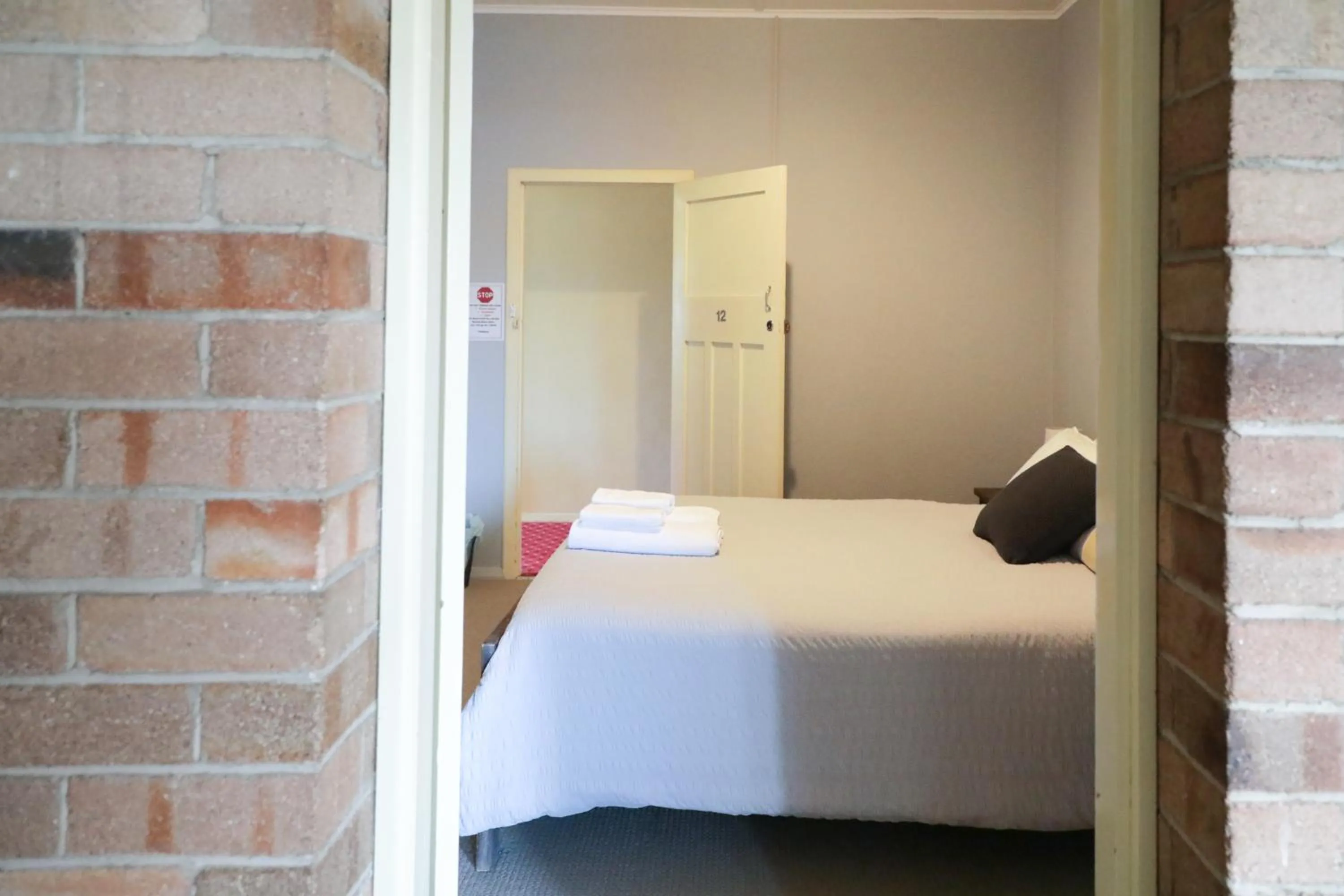 Bed in Royal Hotel Capertee