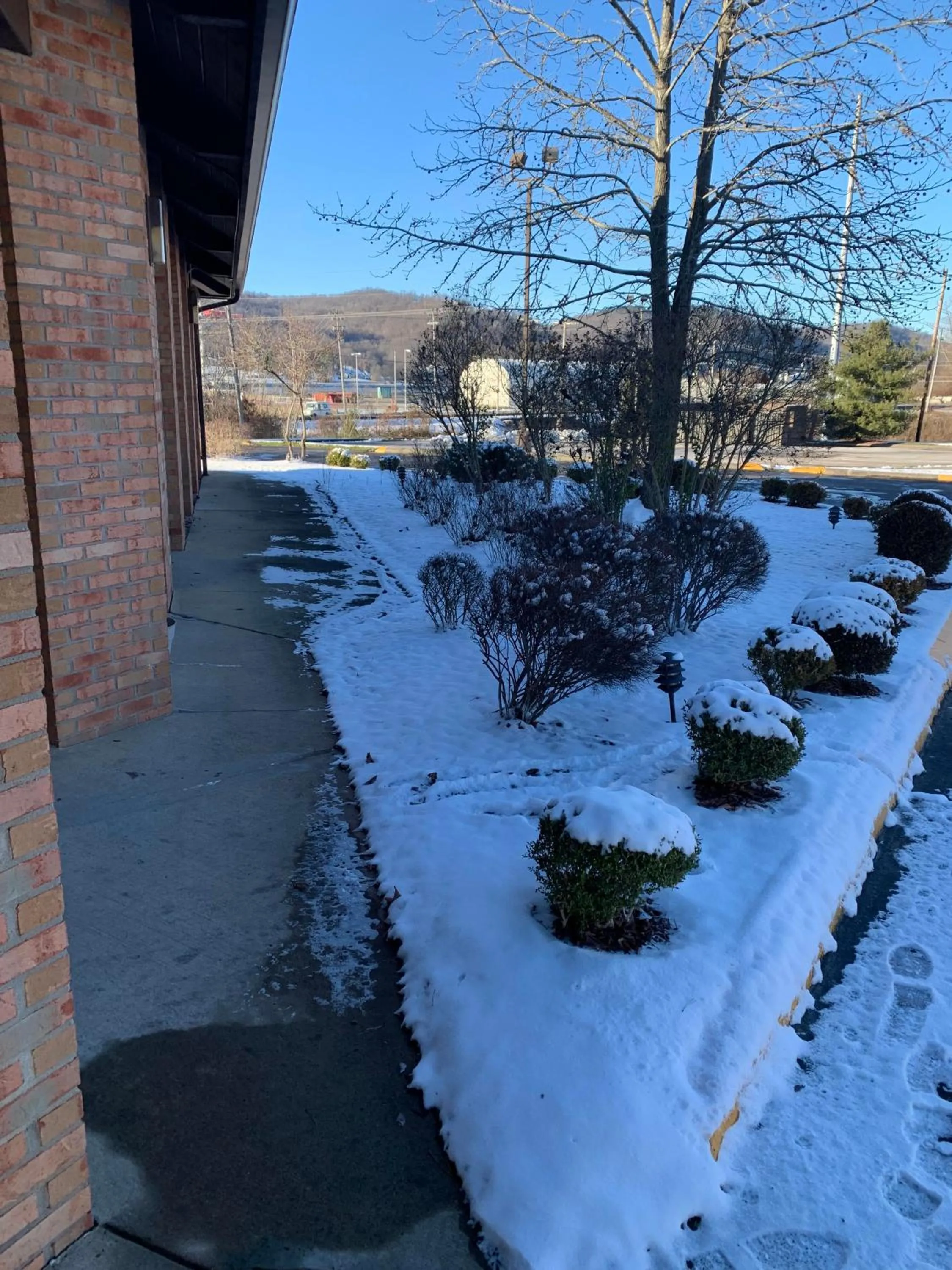 New Martinsville Inn