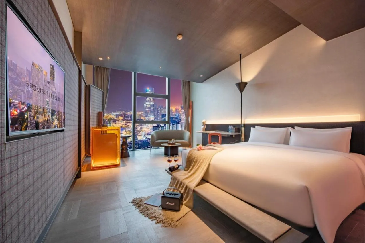 Photo of the whole room, Bed in Grade Hotel Shenzhen Shekou Sea World