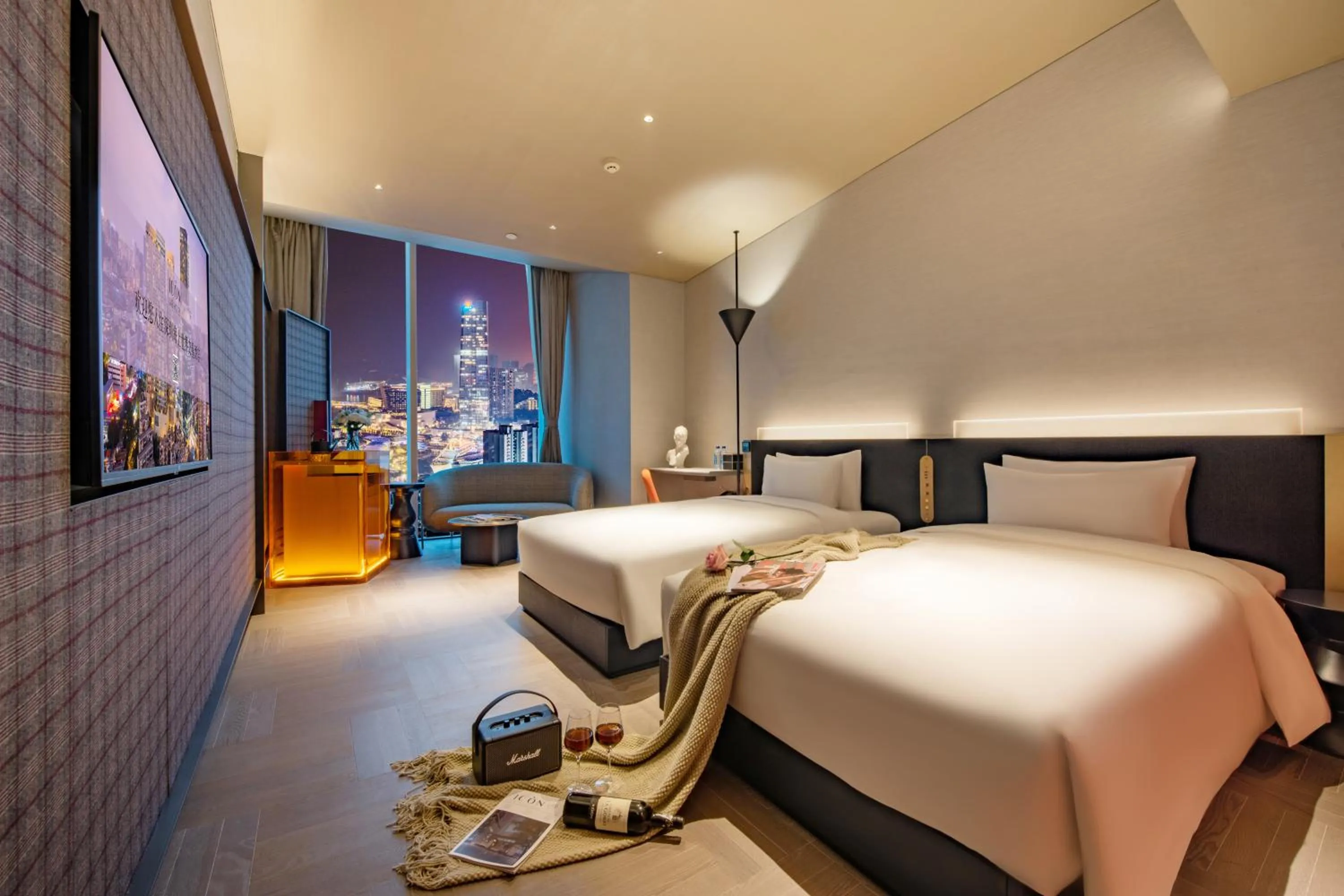 Photo of the whole room, Bed in Grade Hotel Shenzhen Shekou Sea World