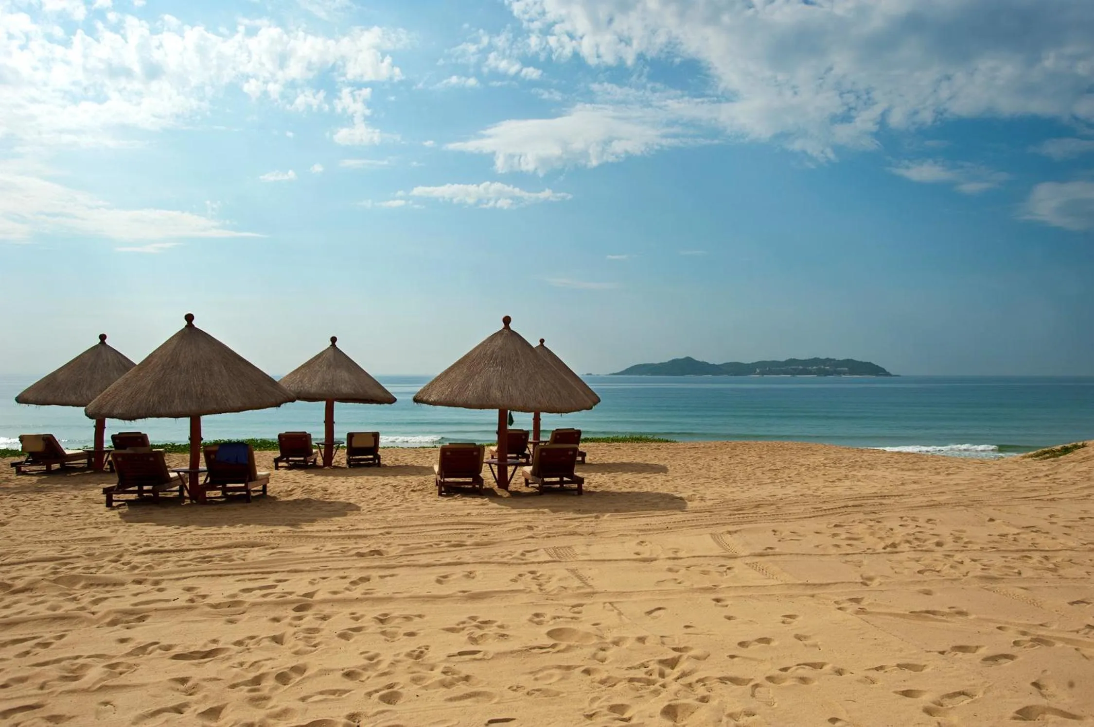 Beach in Wanda Reign Resort & Villas Sanya Haitang Bay