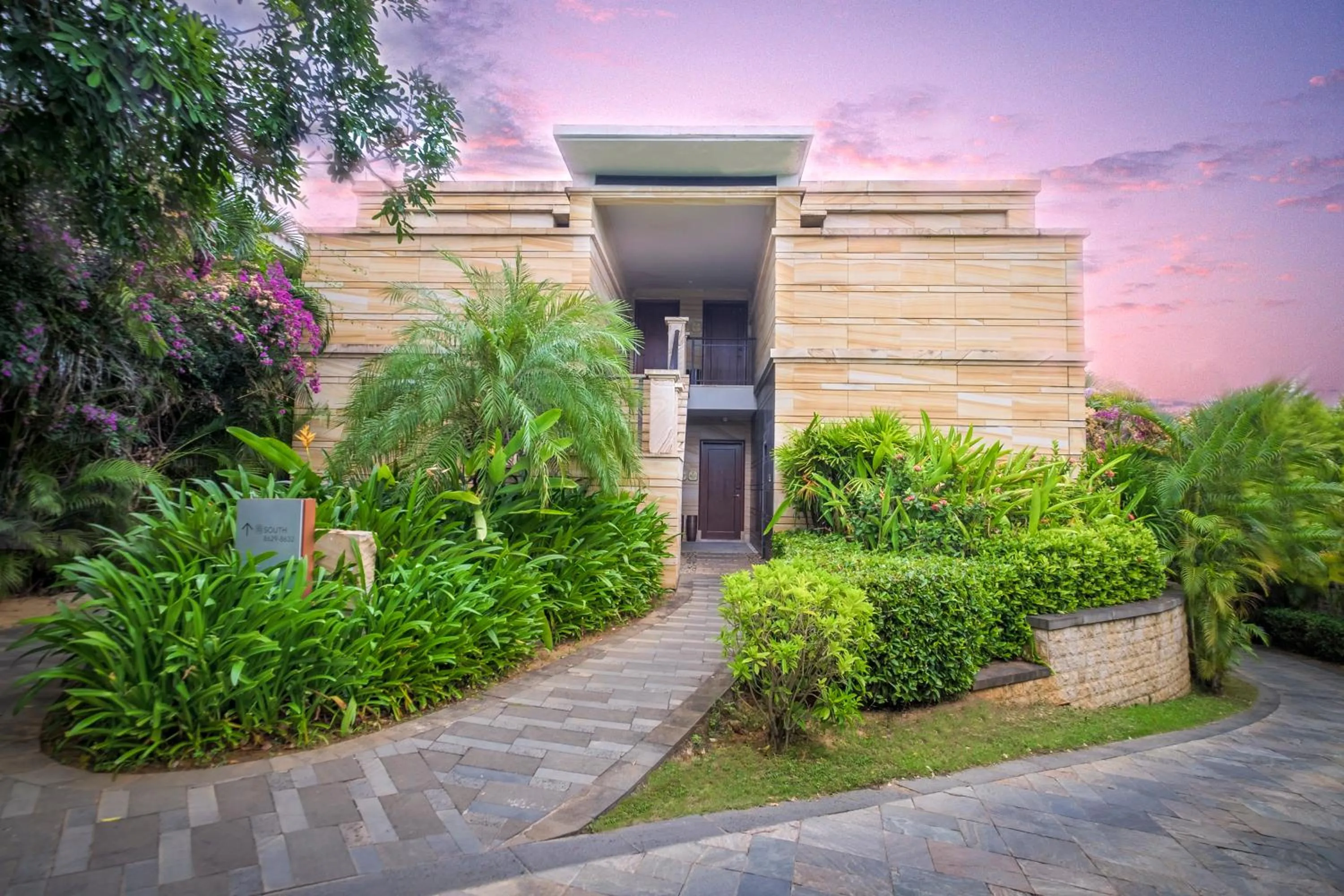 Property building in Wanda Reign Resort & Villas Sanya Haitang Bay