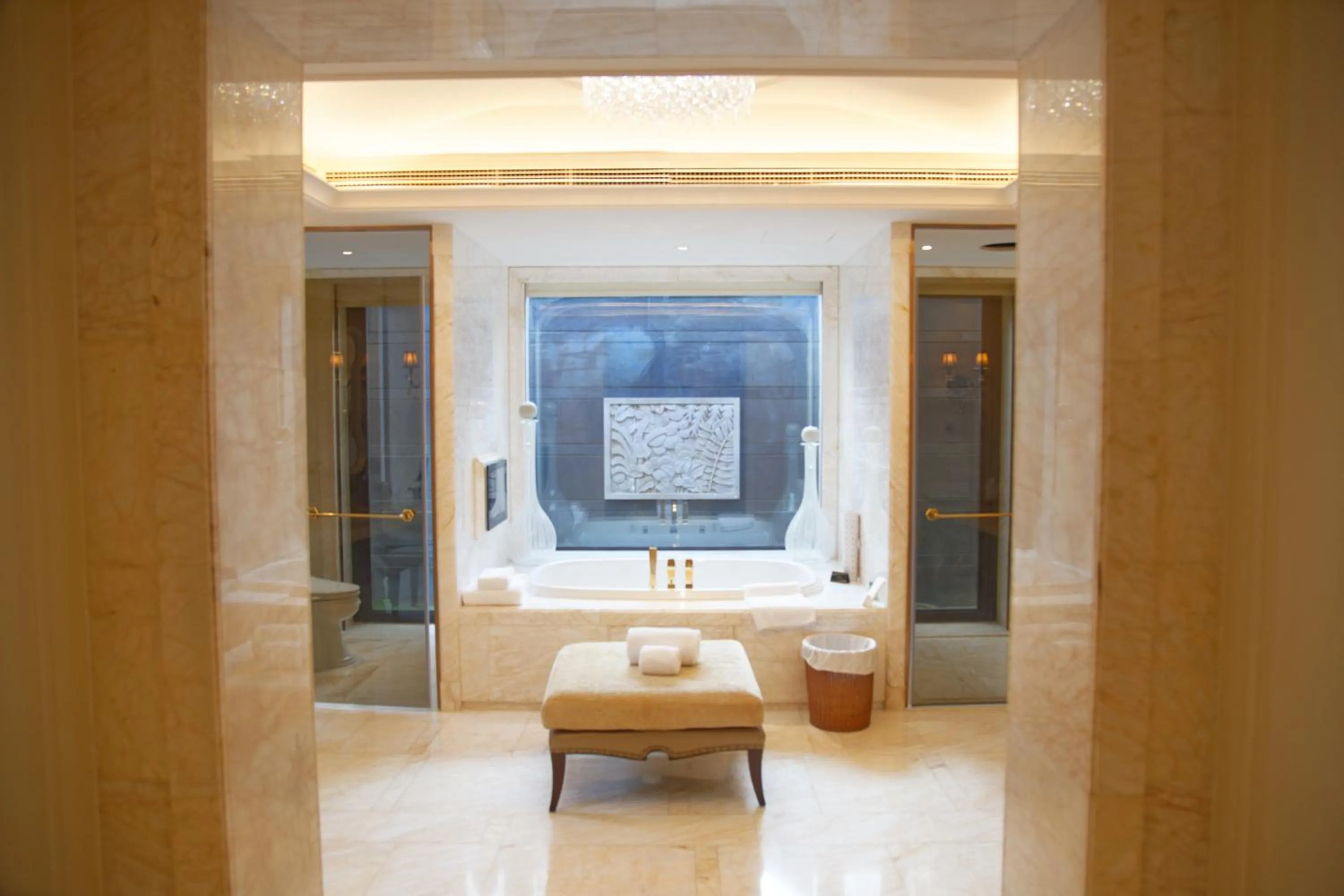 Hot Tub in Wanda Reign Resort & Villas Sanya Haitang Bay