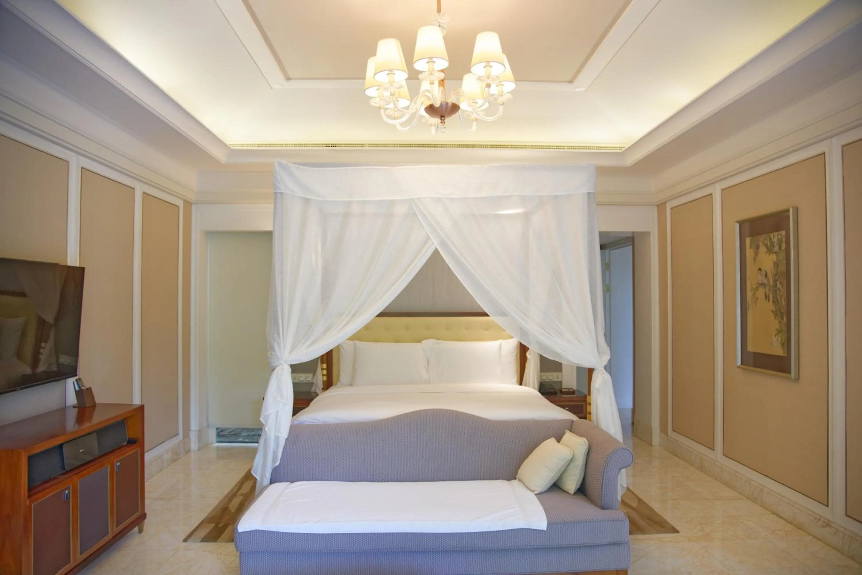 Bed in Wanda Reign Resort & Villas Sanya Haitang Bay
