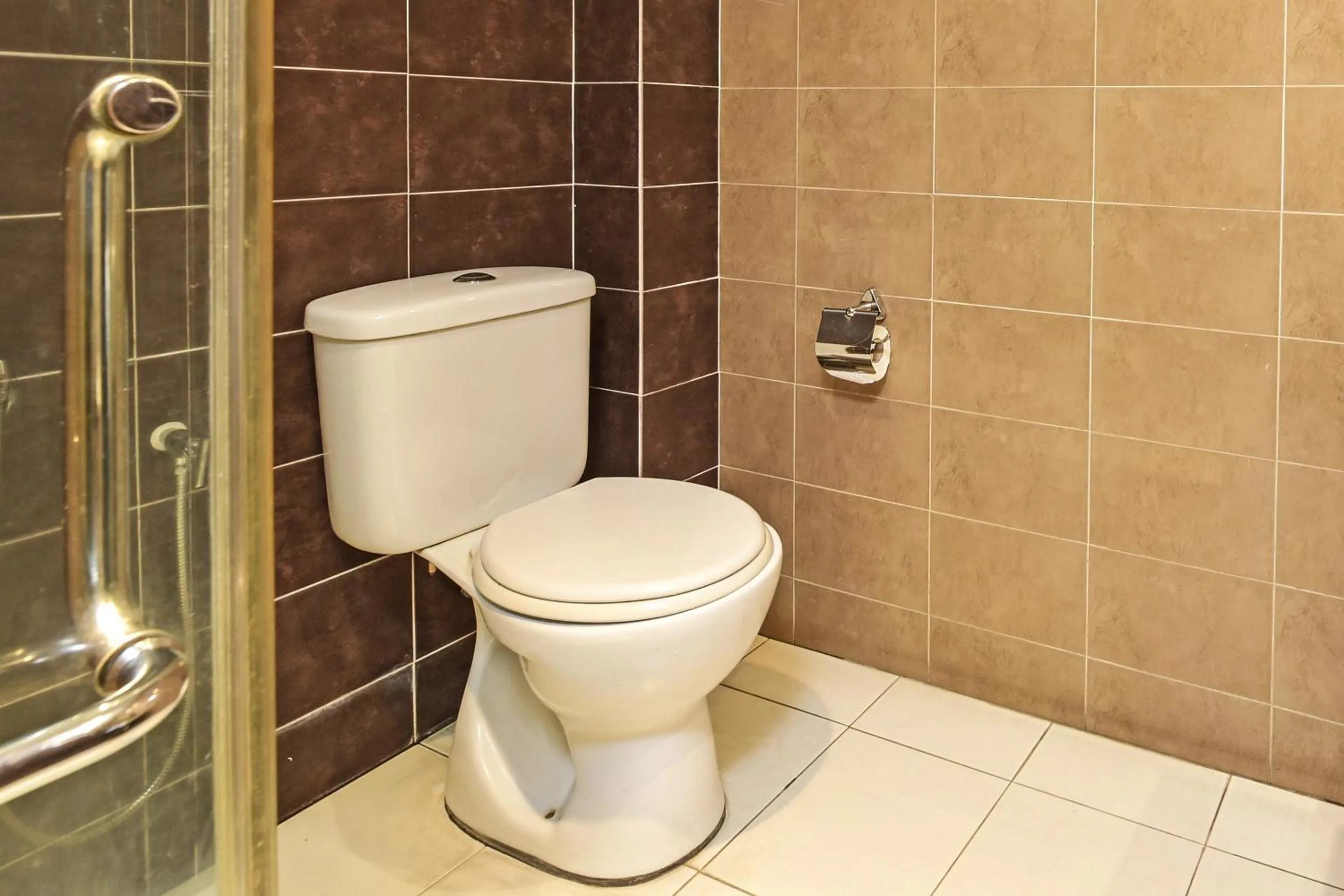 Bathroom in Collection O Melaka Near Dataran Pahlawan Formerly Ideals Hotel