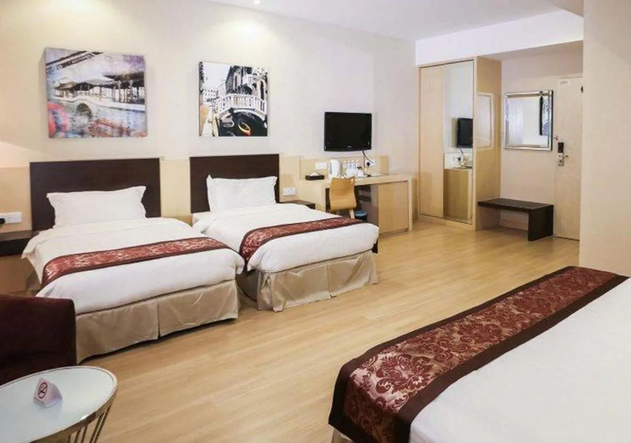 Family Suite in Townhouse Oak Melaka Near Dataran Pahlawan Formerly Ideals Hotel