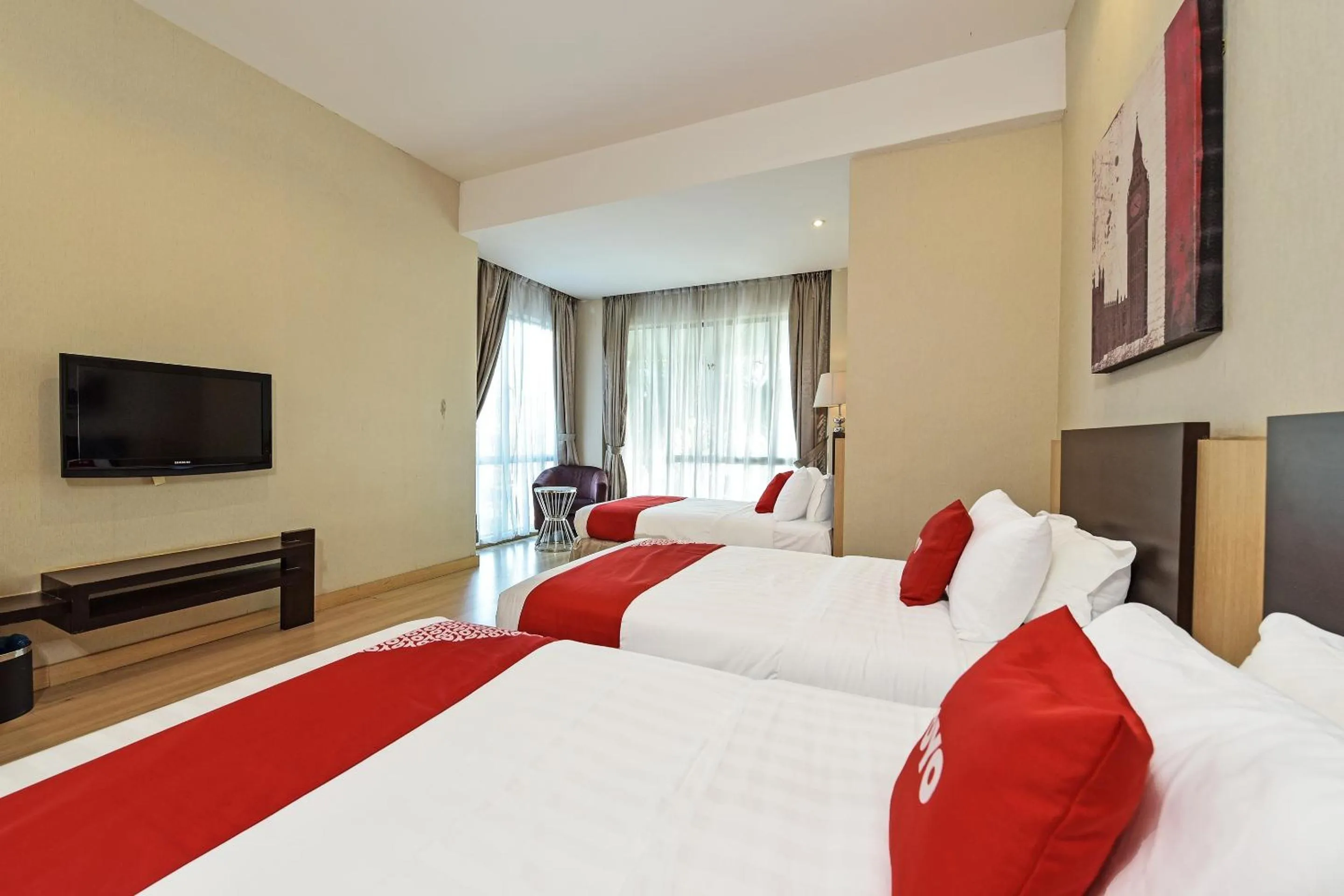 Photo of the whole room, Bed in Collection O Melaka Near Dataran Pahlawan Formerly Ideals Hotel