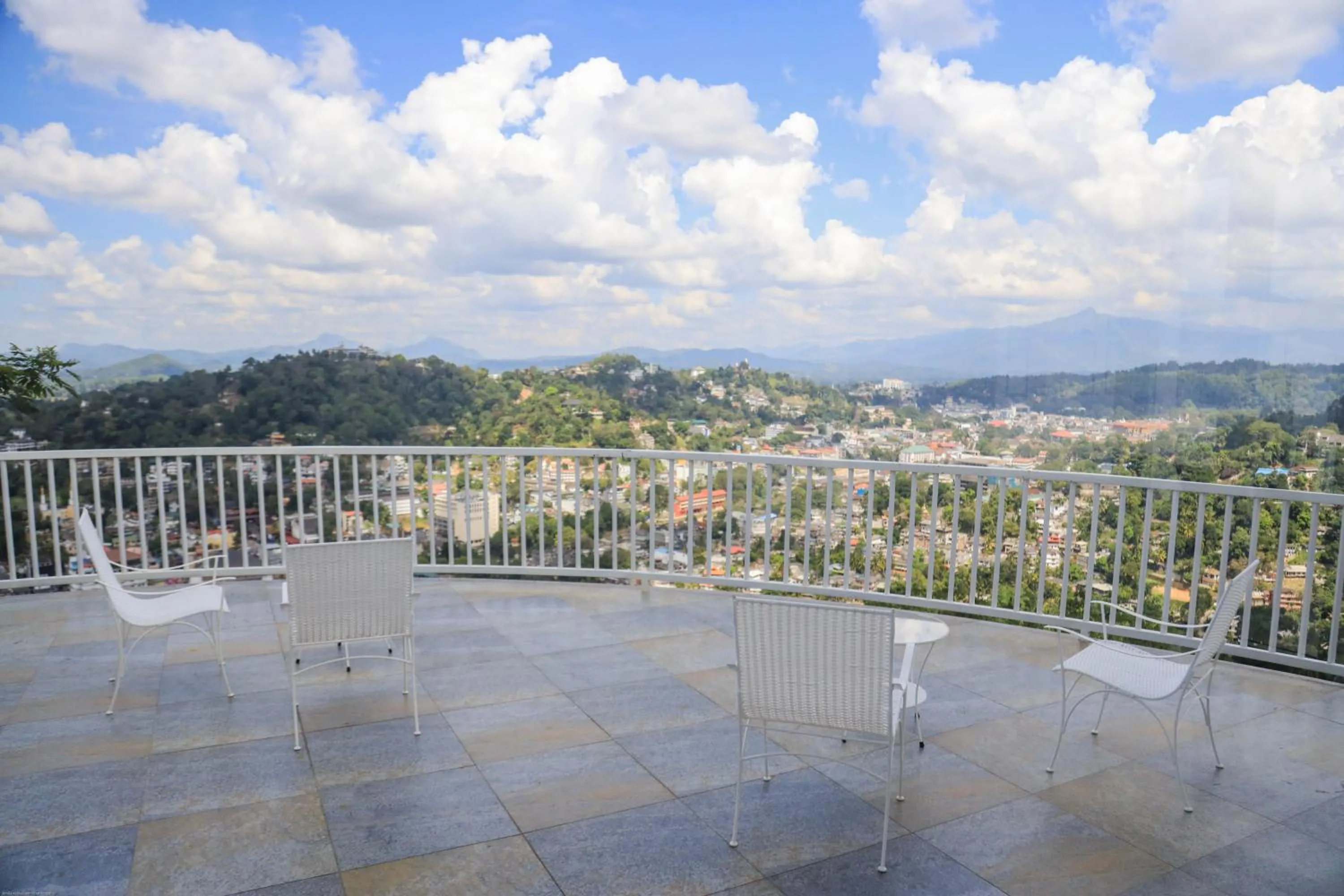 Balcony/Terrace in The Summit Kandy
