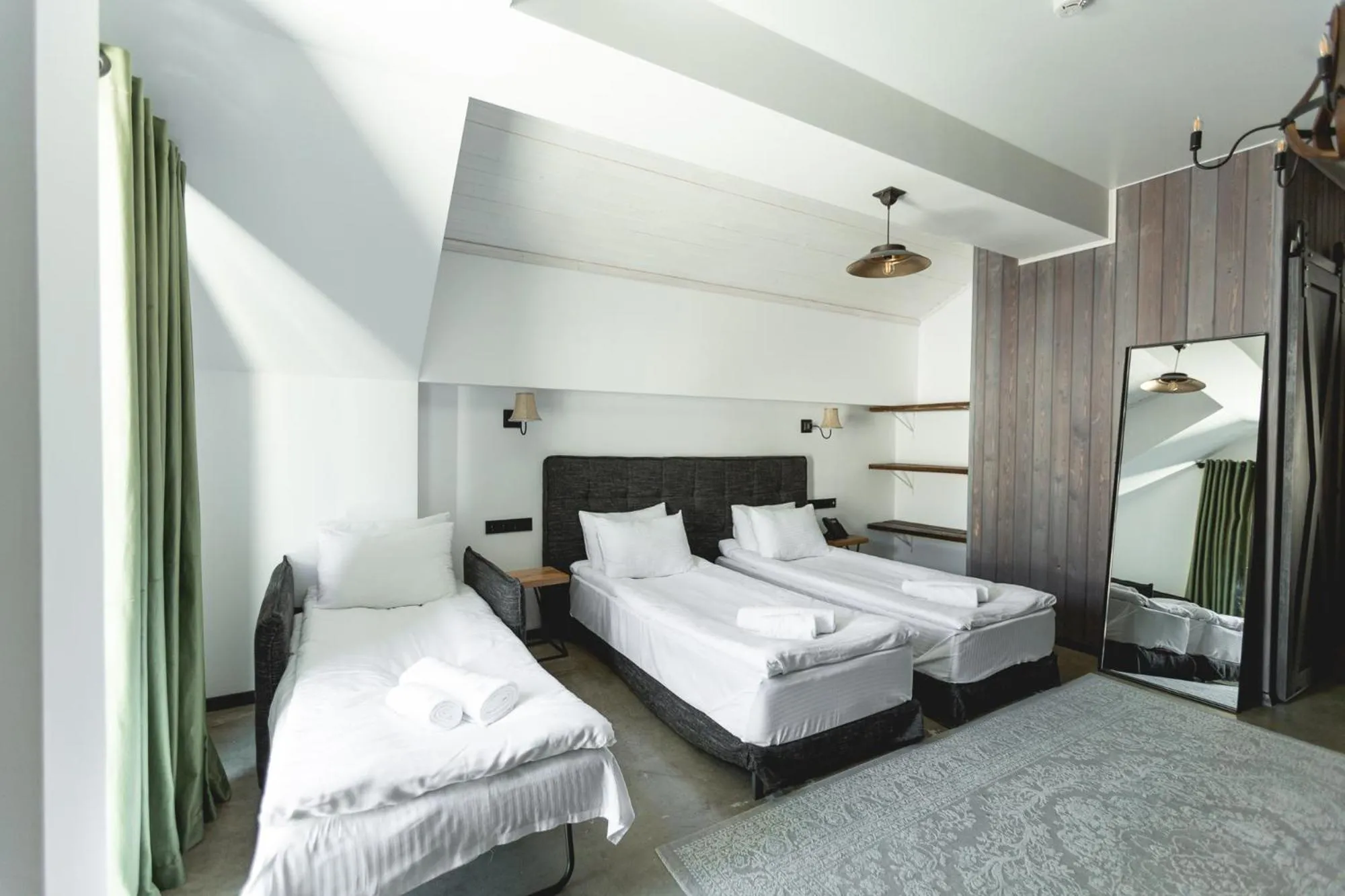 Property building, Bed in Hotel Roshe Gudauri