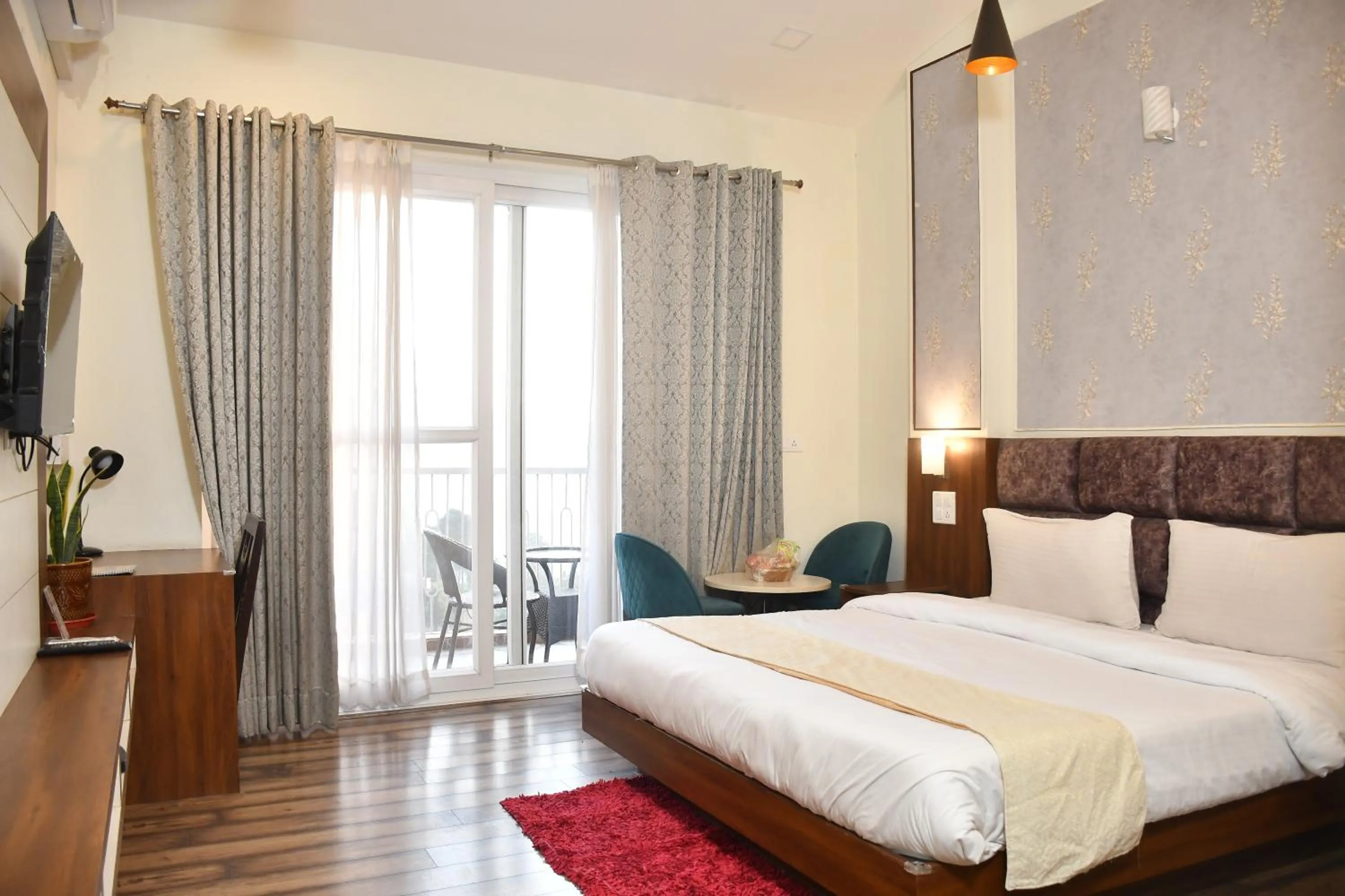 Bed in Hotel Le Halcyon Kasauli