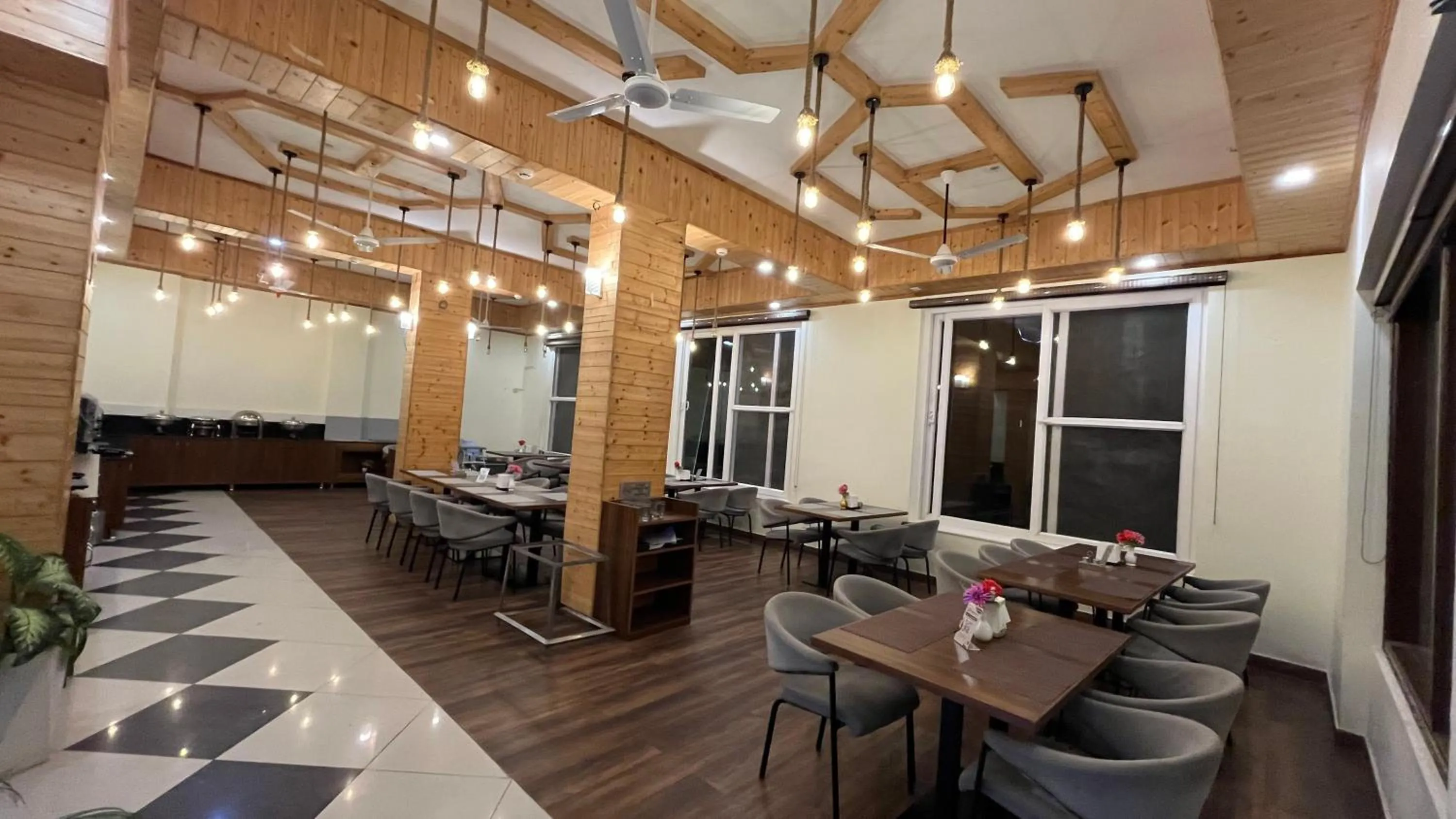 Hotel Le Halcyon Kasauli