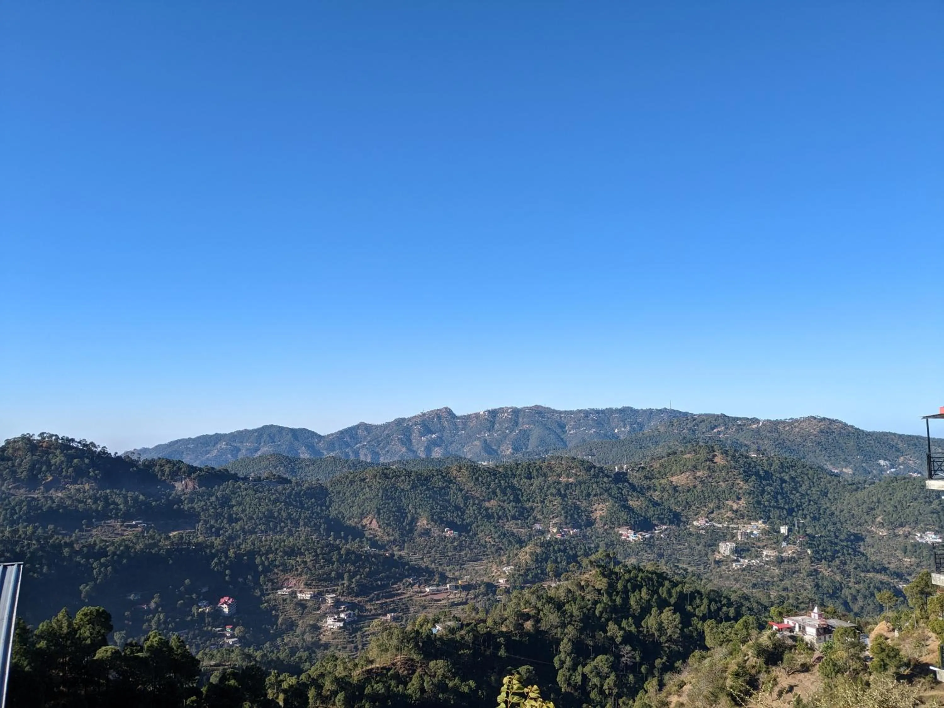 Mountain view in Hotel Le Halcyon Kasauli