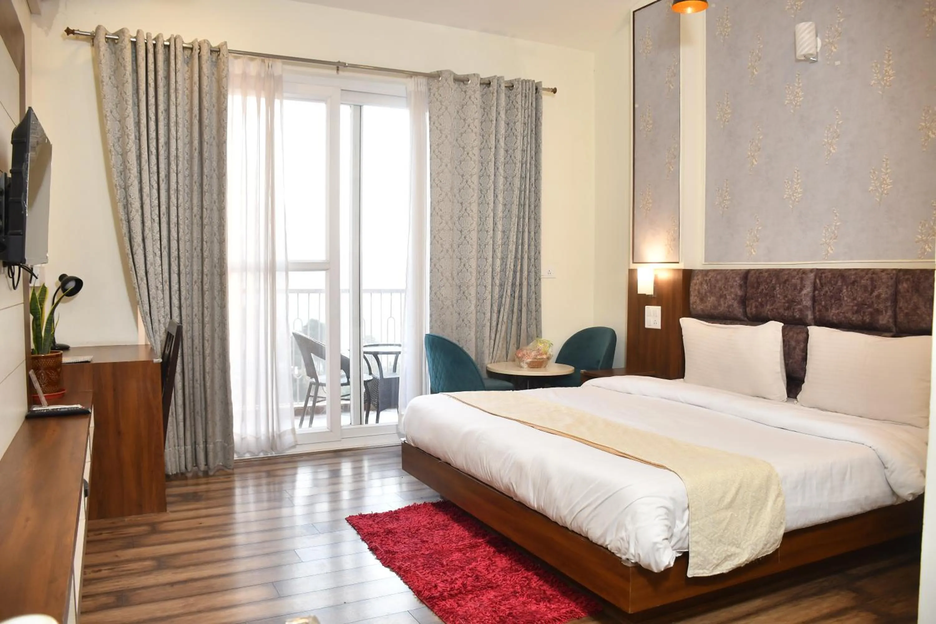 Bed in Hotel Le Halcyon Kasauli