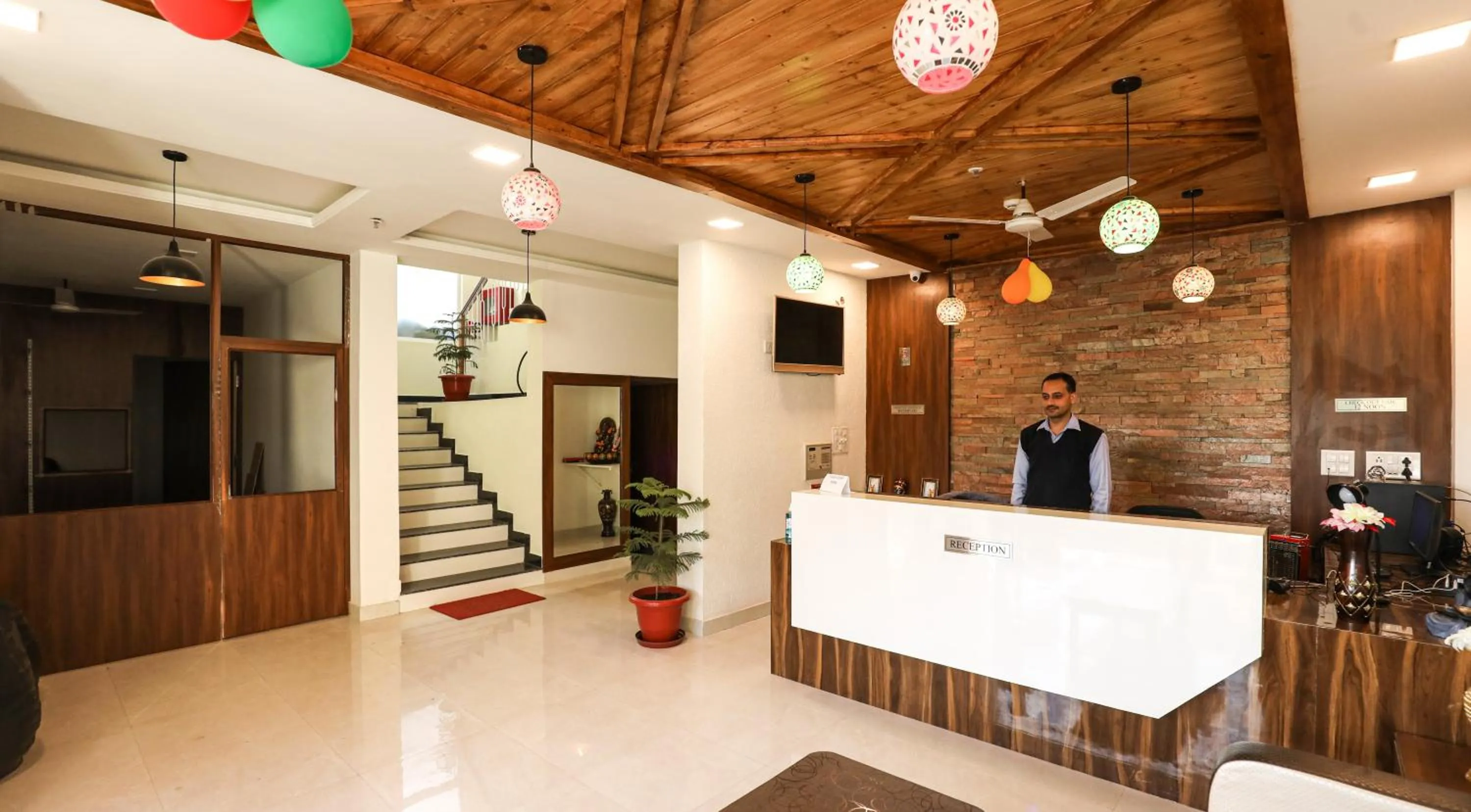 Lobby or reception in Hotel Le Halcyon Kasauli
