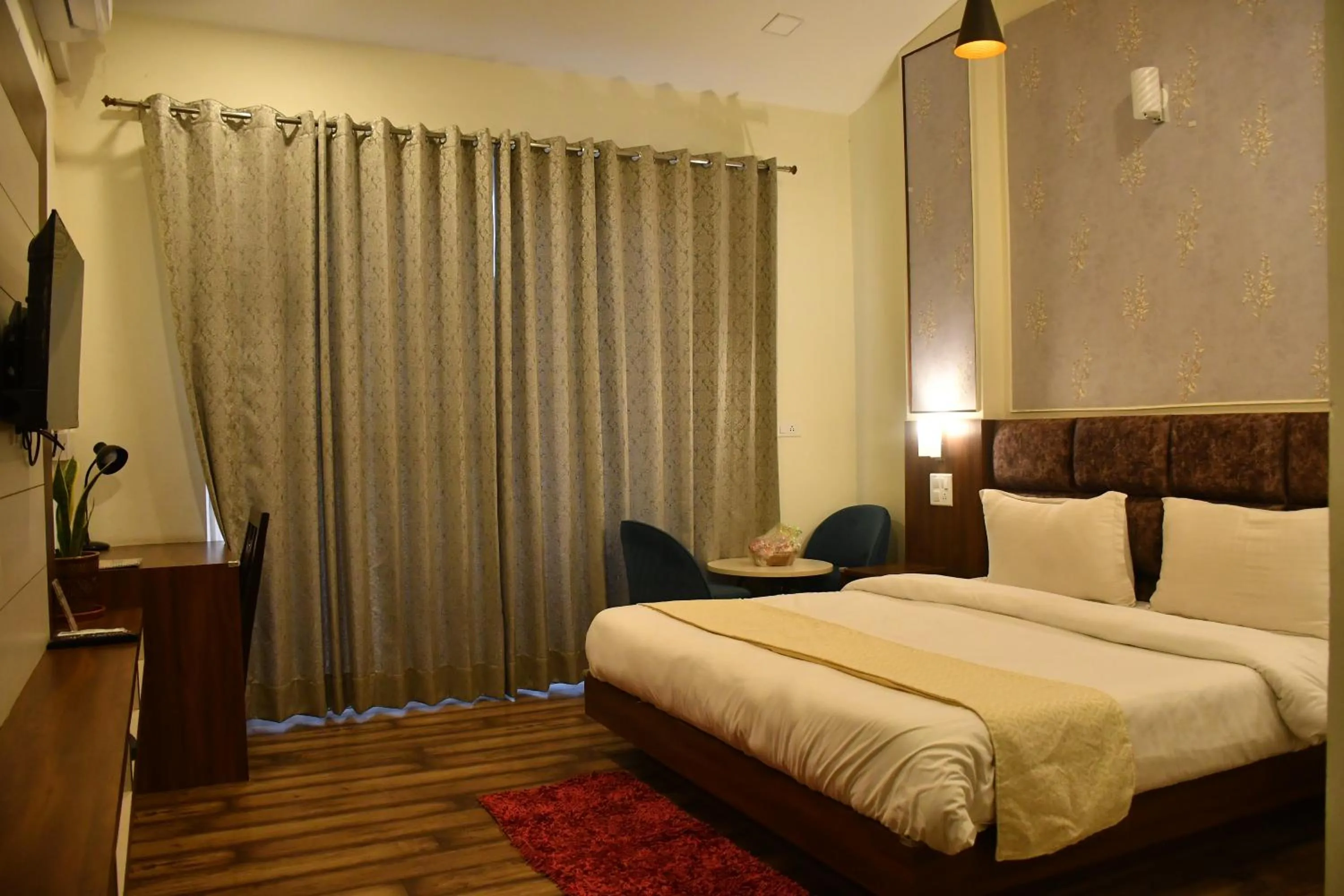 Bed in Hotel Le Halcyon Kasauli