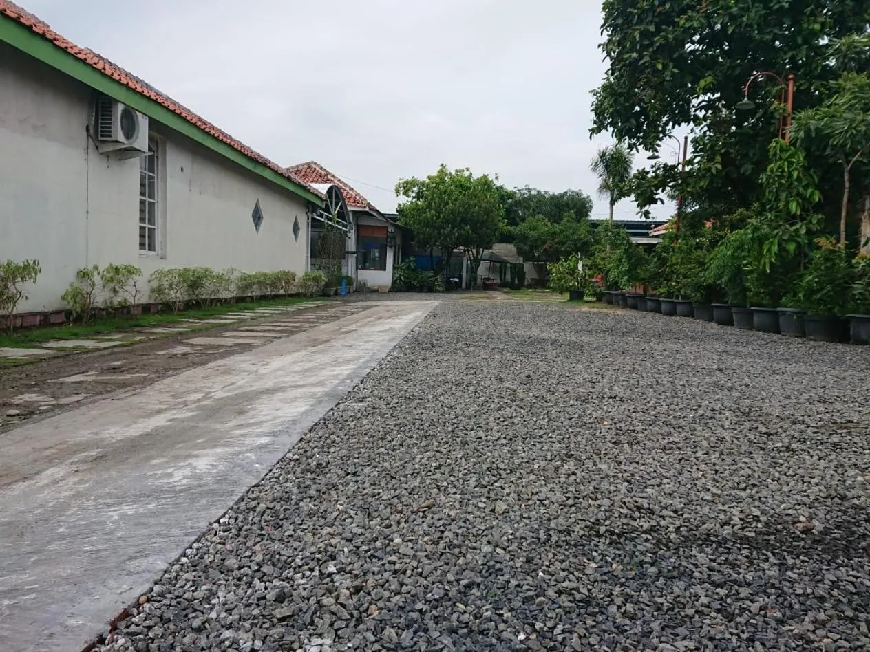 Parking in Hotel 41 Maribaya