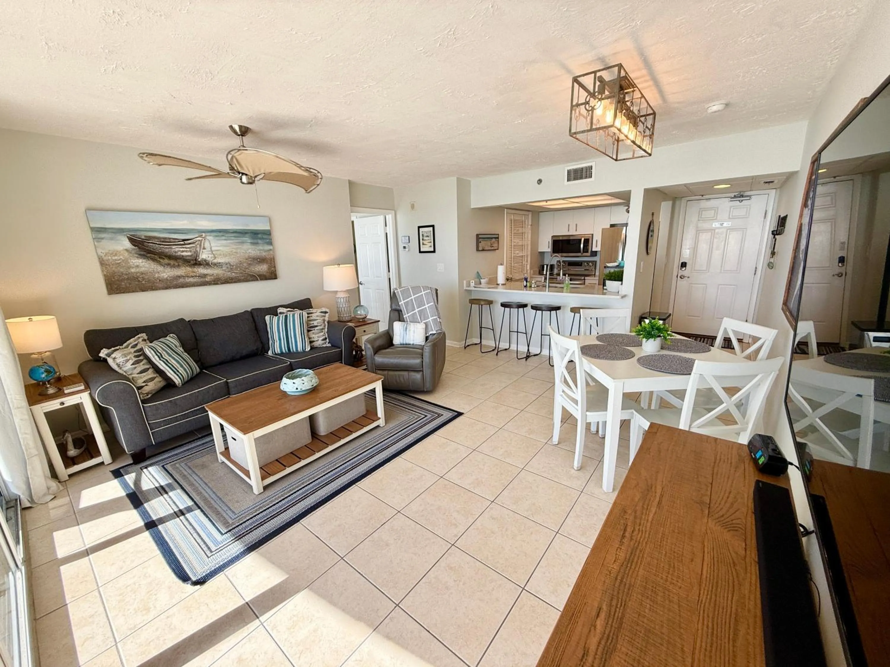 Kitchen or kitchenette in Emerald Bay Escape