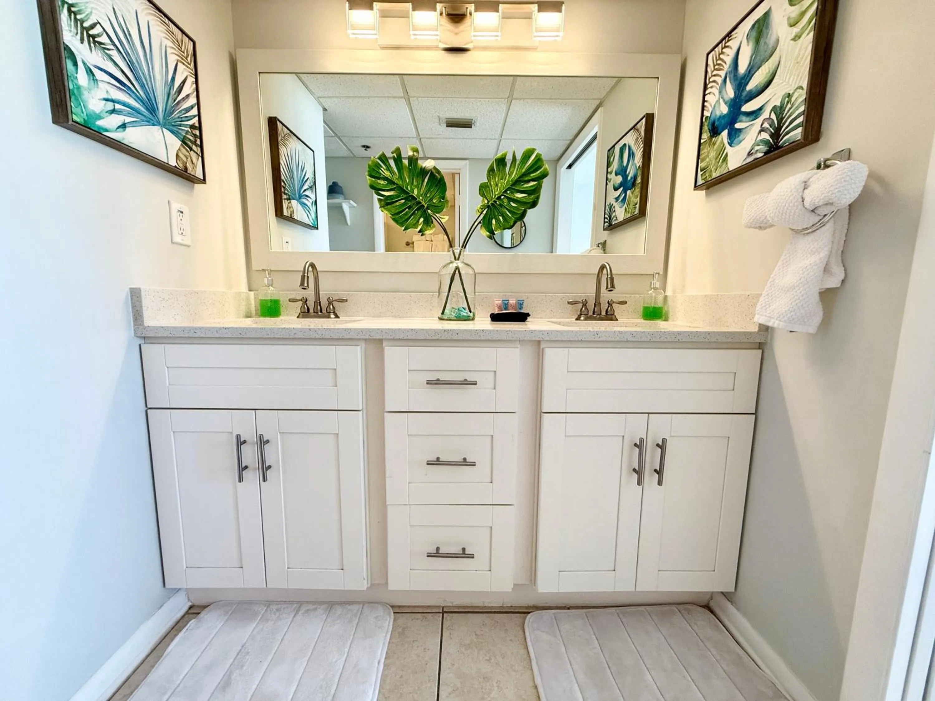 Bathroom in Emerald Bay Escape