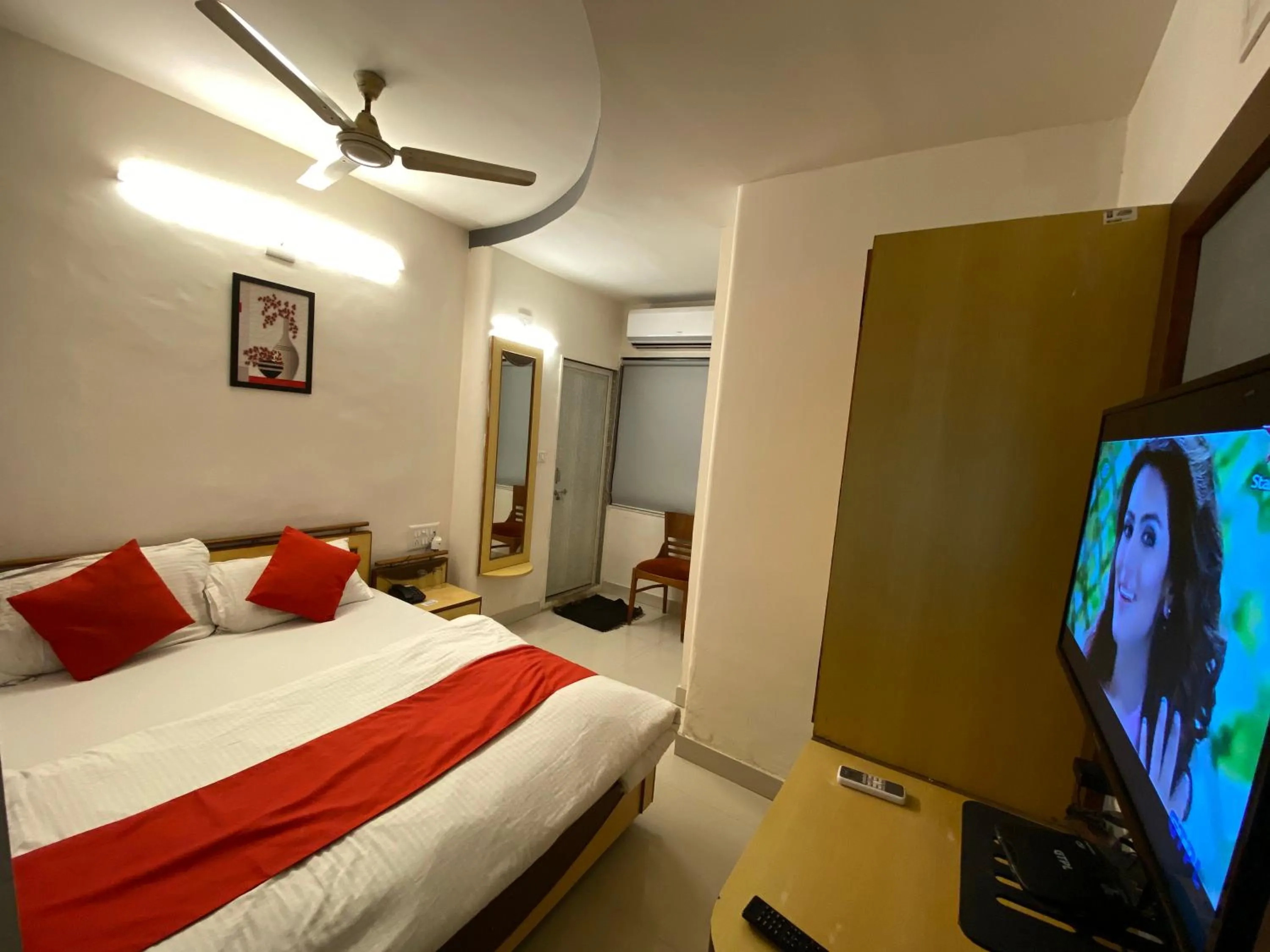 Photo of the whole room, Bed in Hotel Riverfront