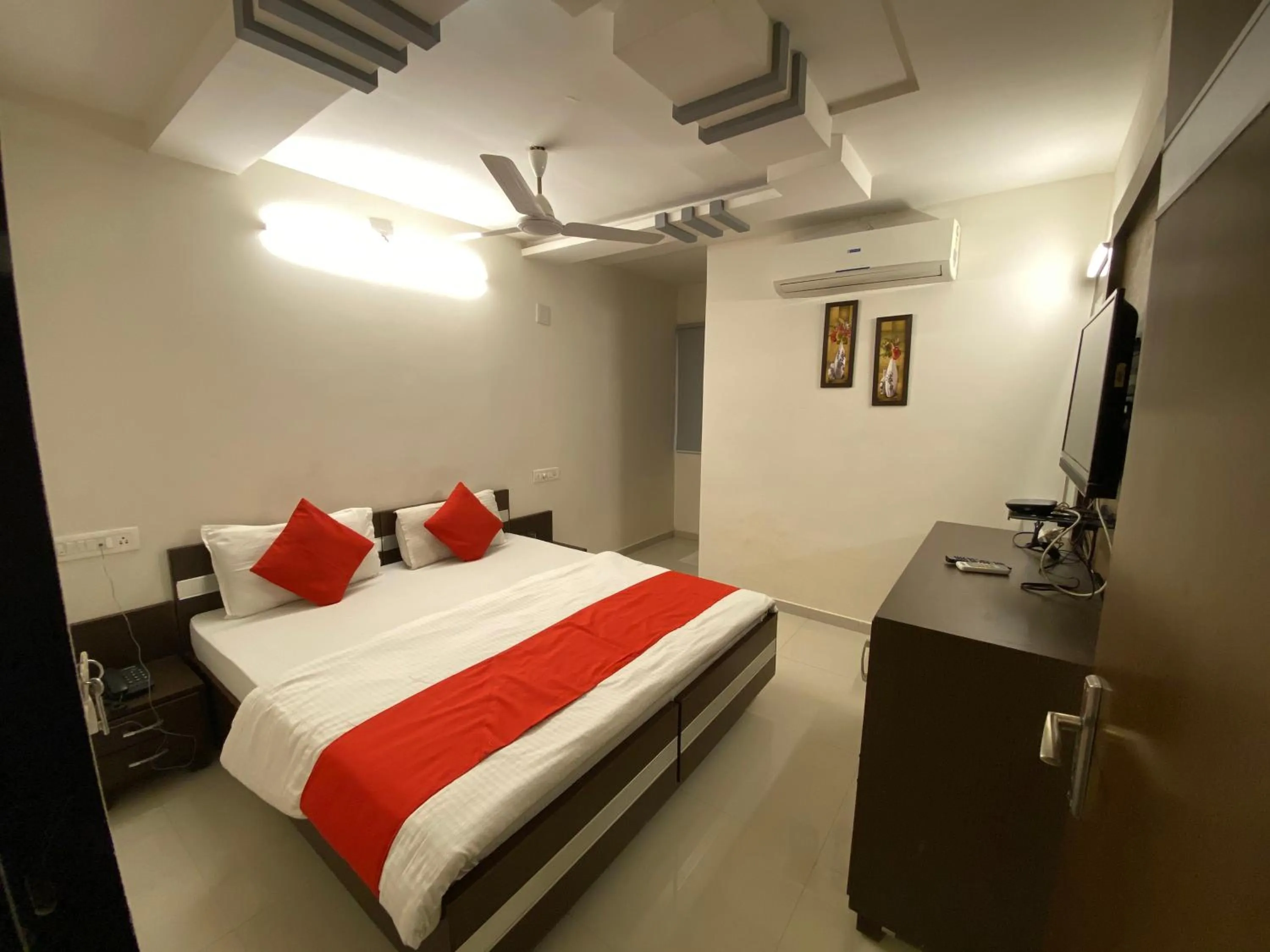 Photo of the whole room, Bed in Hotel Riverfront