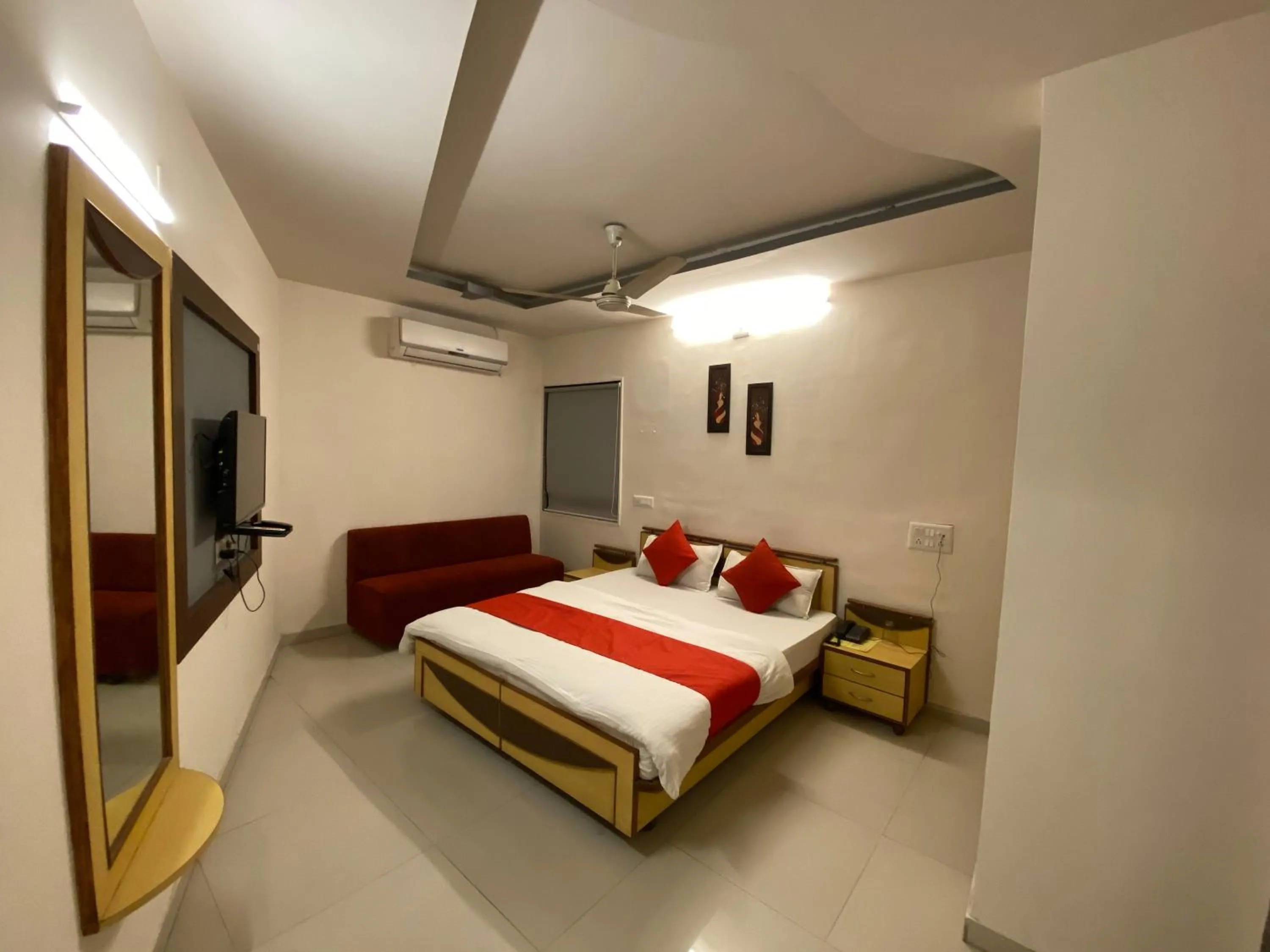 Photo of the whole room, Bed in Hotel Riverfront