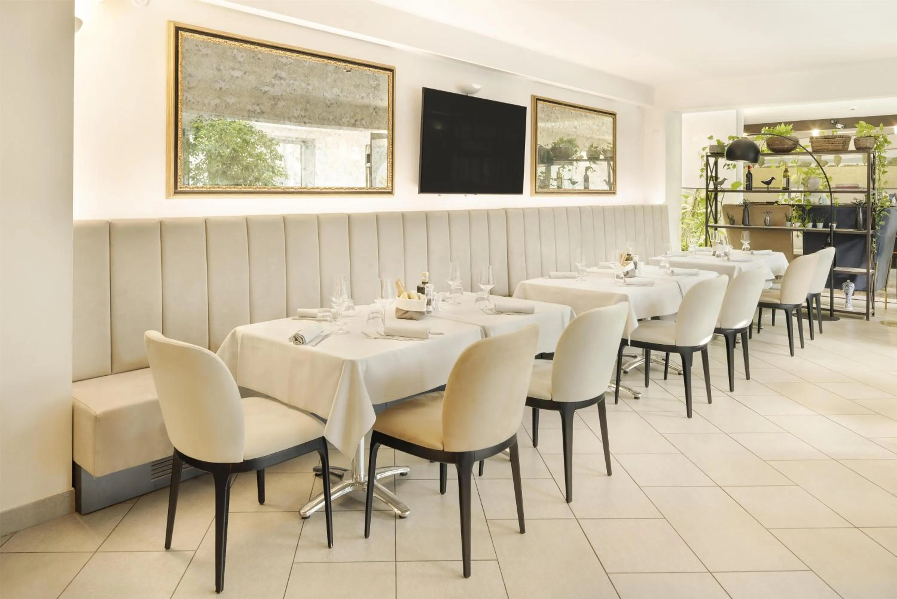 Restaurant/places to eat in Best Western City Hotel