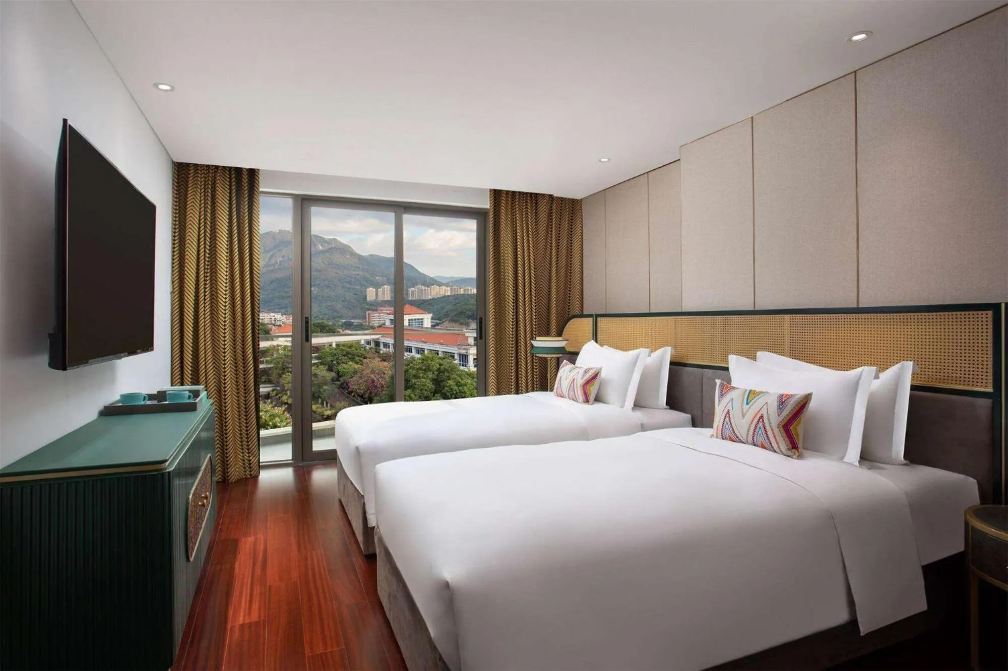 Photo of the whole room, Bed in Wingate By Wyndham Yangshuo