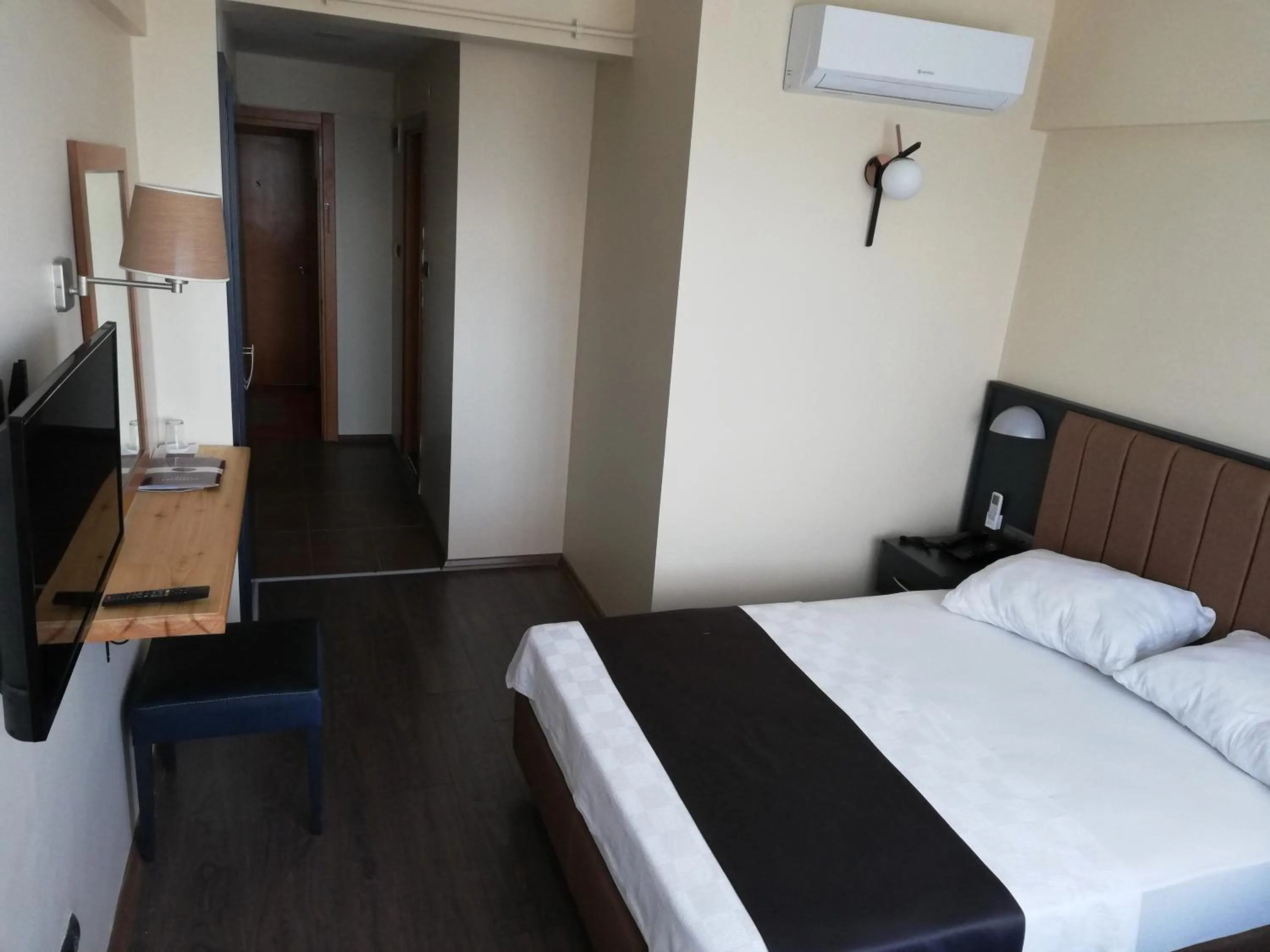 Communal lounge/ TV room in SİMİSSO HOTEL