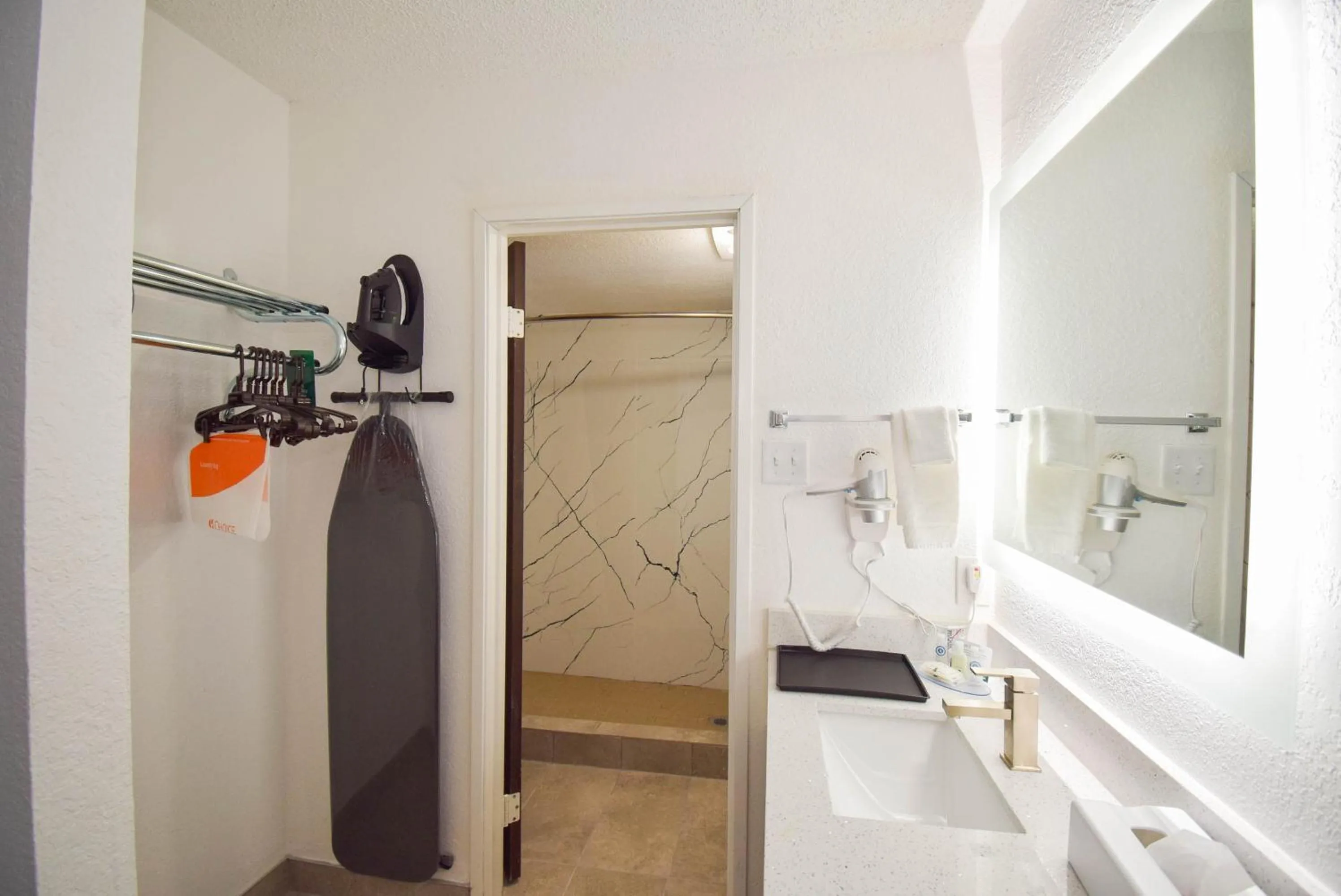 Shower in Quality Inn & Suites Sulphur Springs