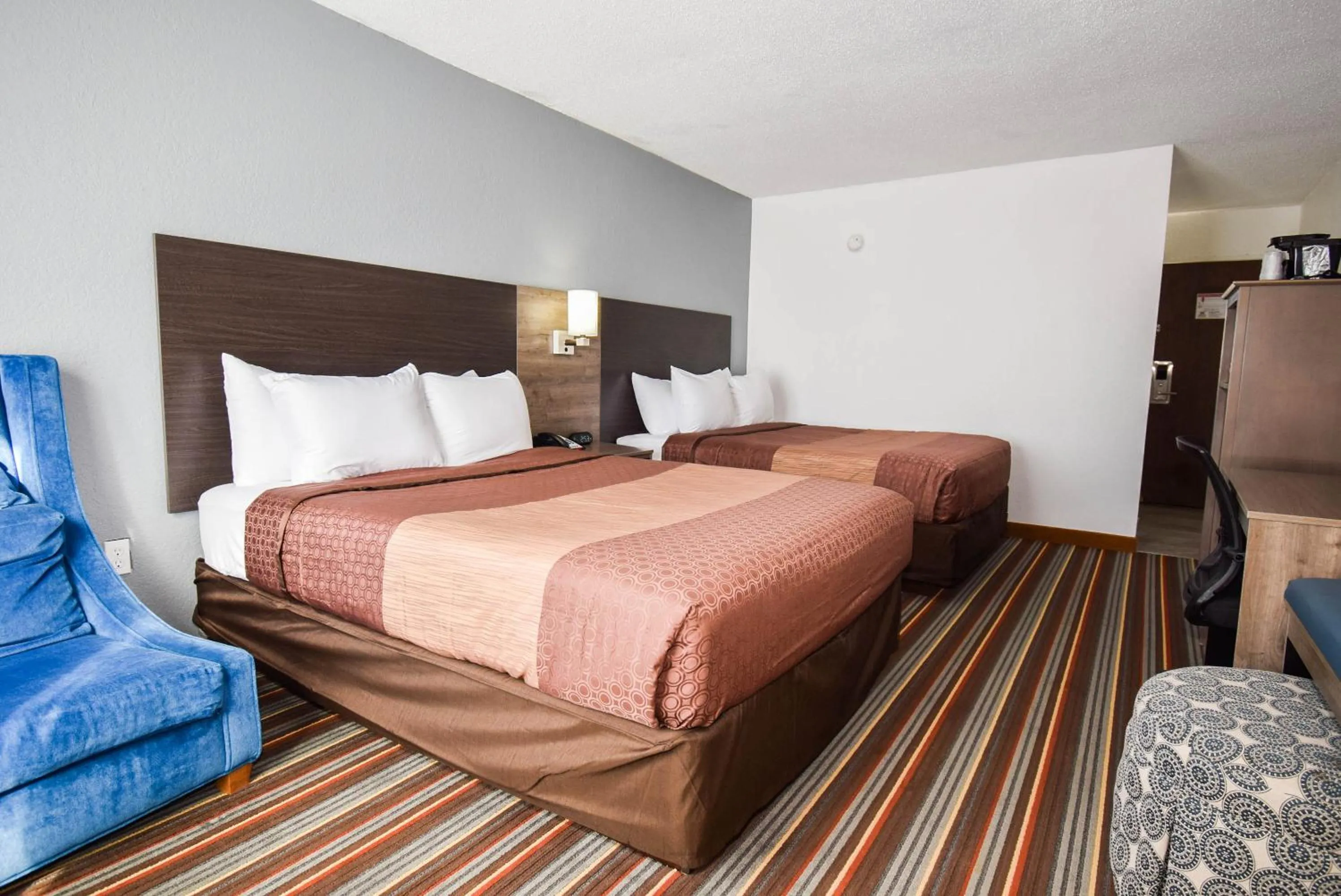 Bed in Quality Inn & Suites Sulphur Springs