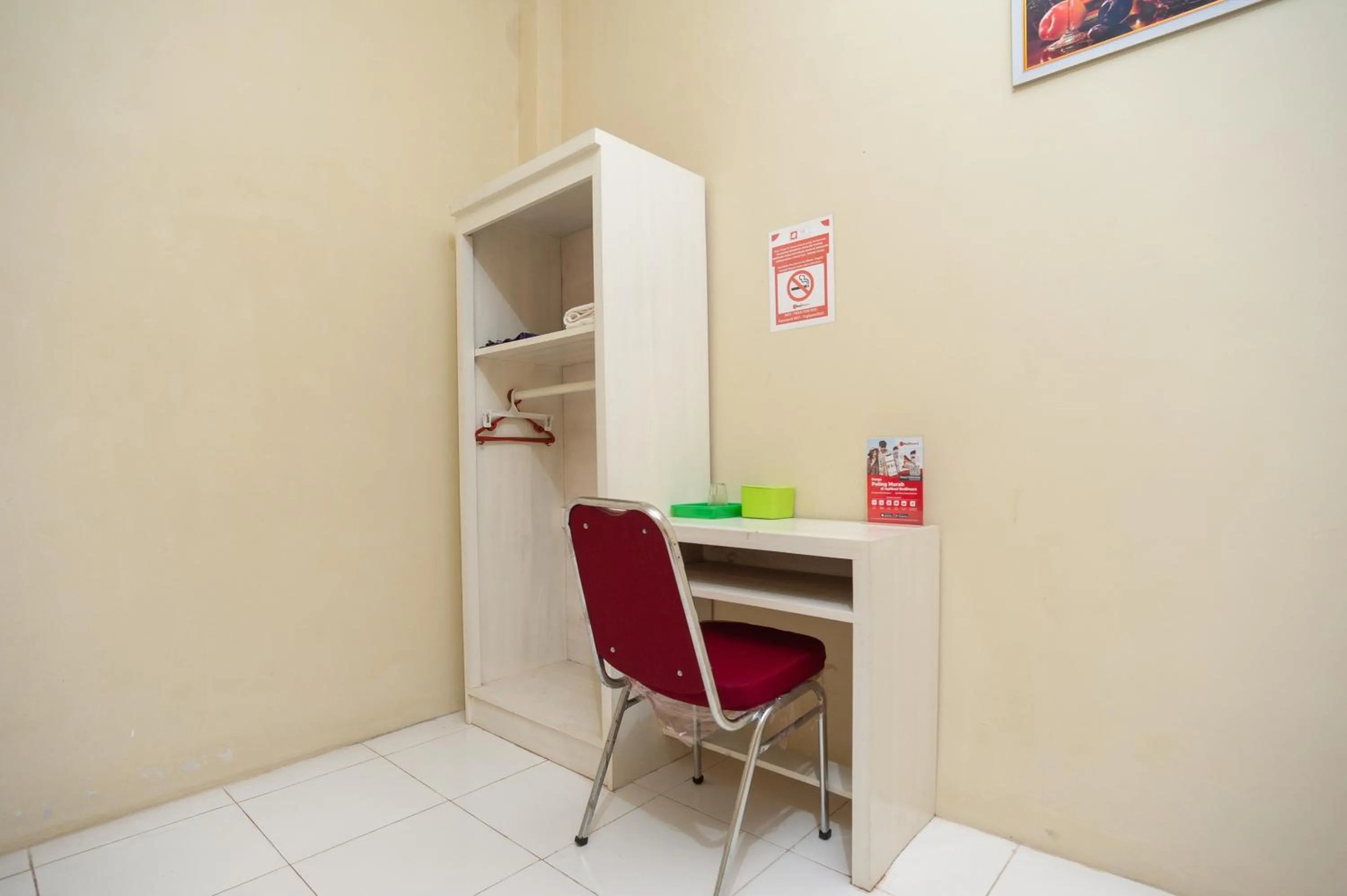 Bedroom in RedDoorz near Universitas Muhammadiyah Pringsewu