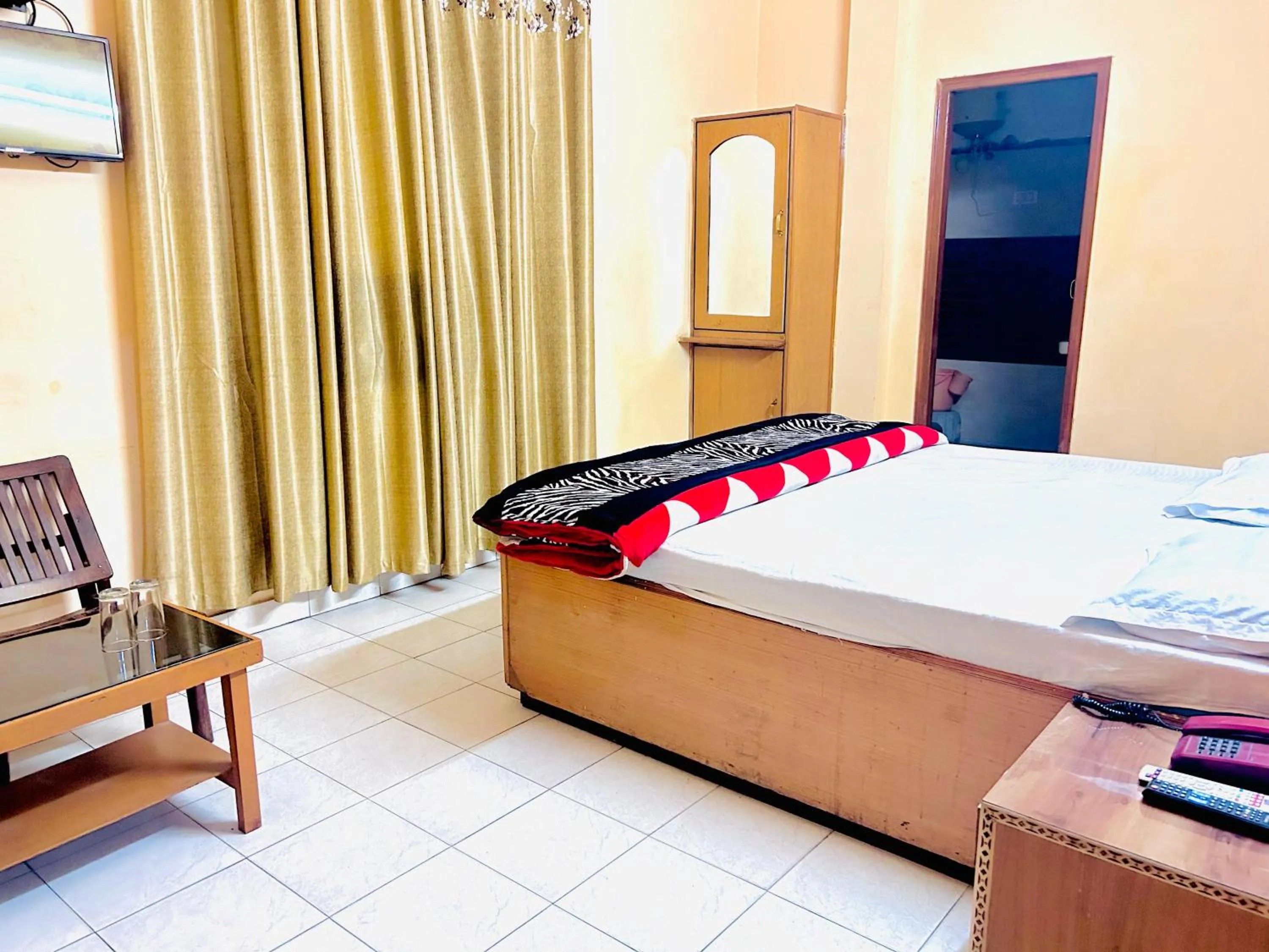 TV and multimedia, Bed in Sunrise hotel