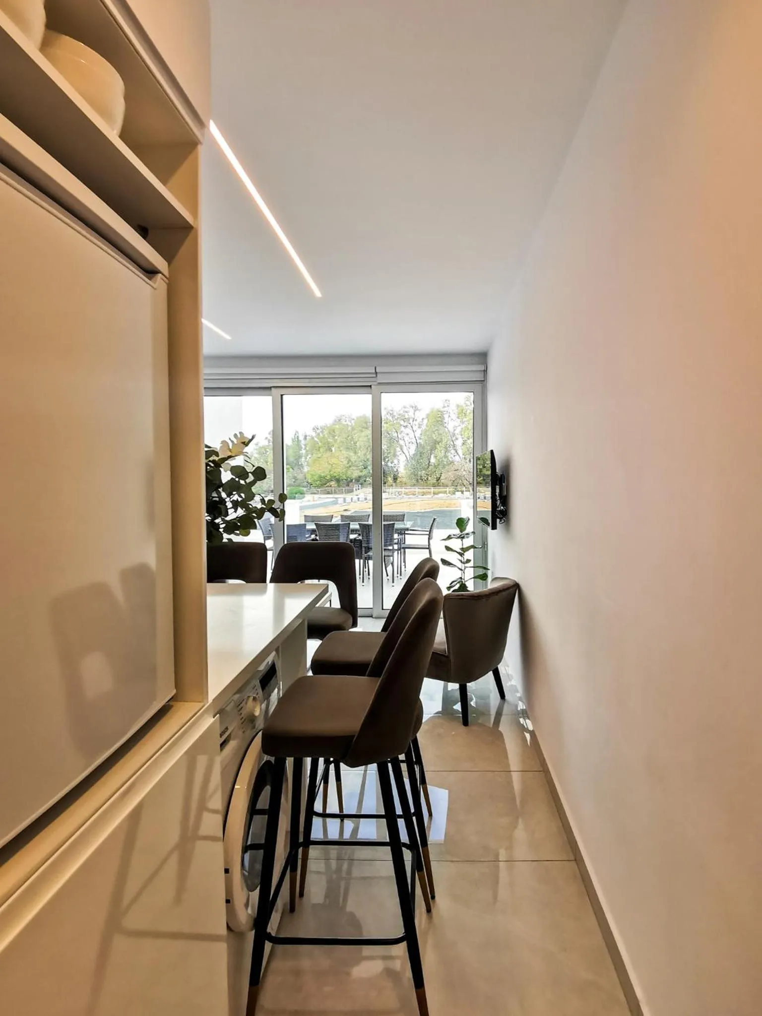 Dining area in Phaedrus Living - Seaside Deluxe Flat Harbour 106