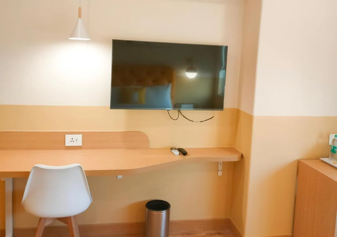 Bedroom in Bloom Hotel - HITEC City