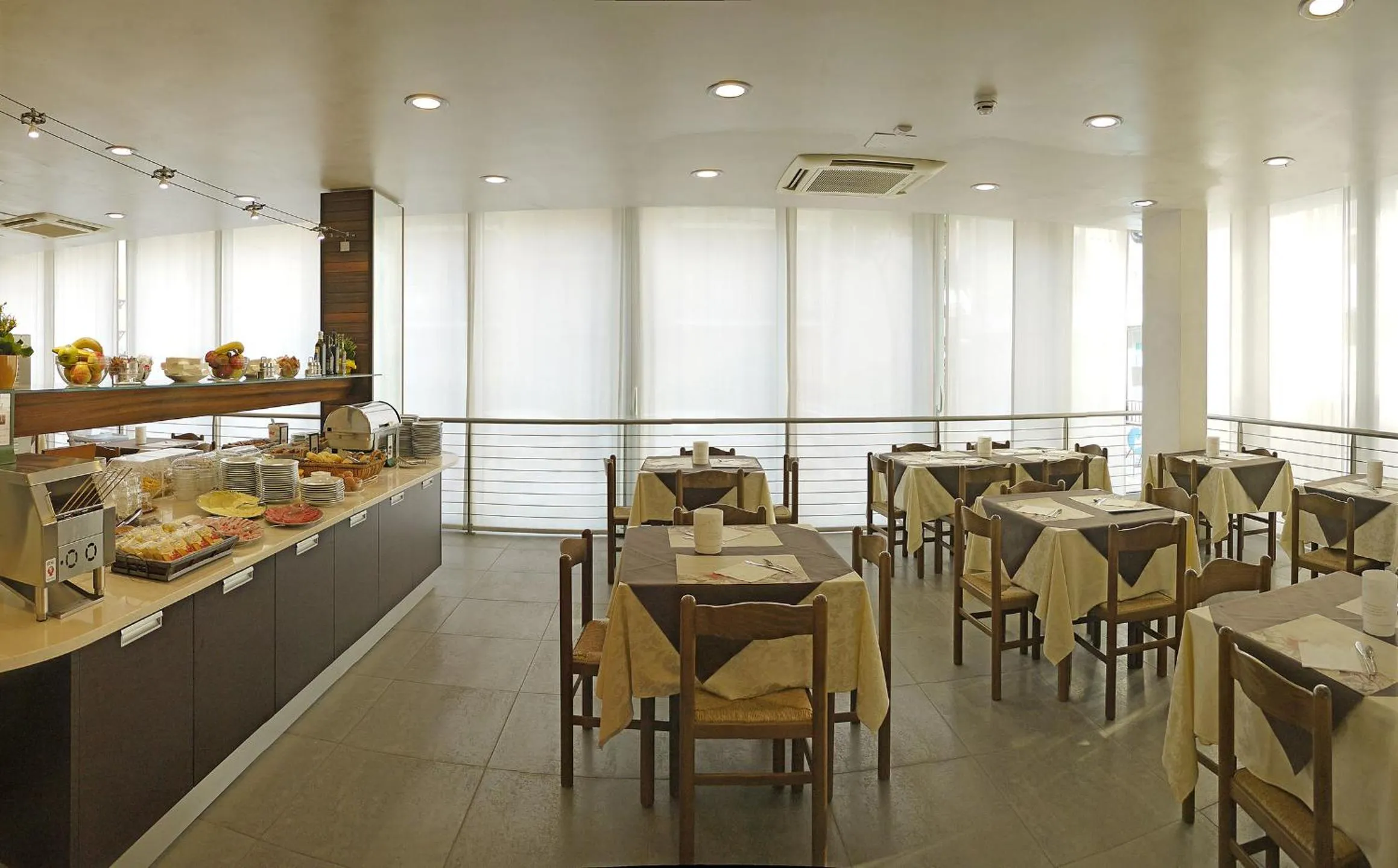 Restaurant/places to eat in Hotel Panorama