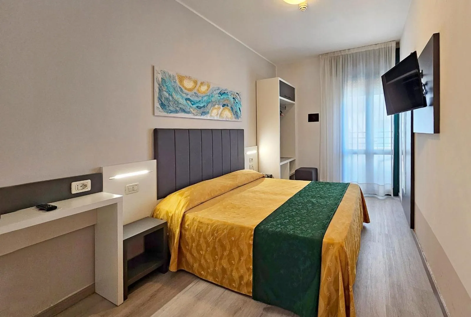 Photo of the whole room, Bed in Hotel Panorama