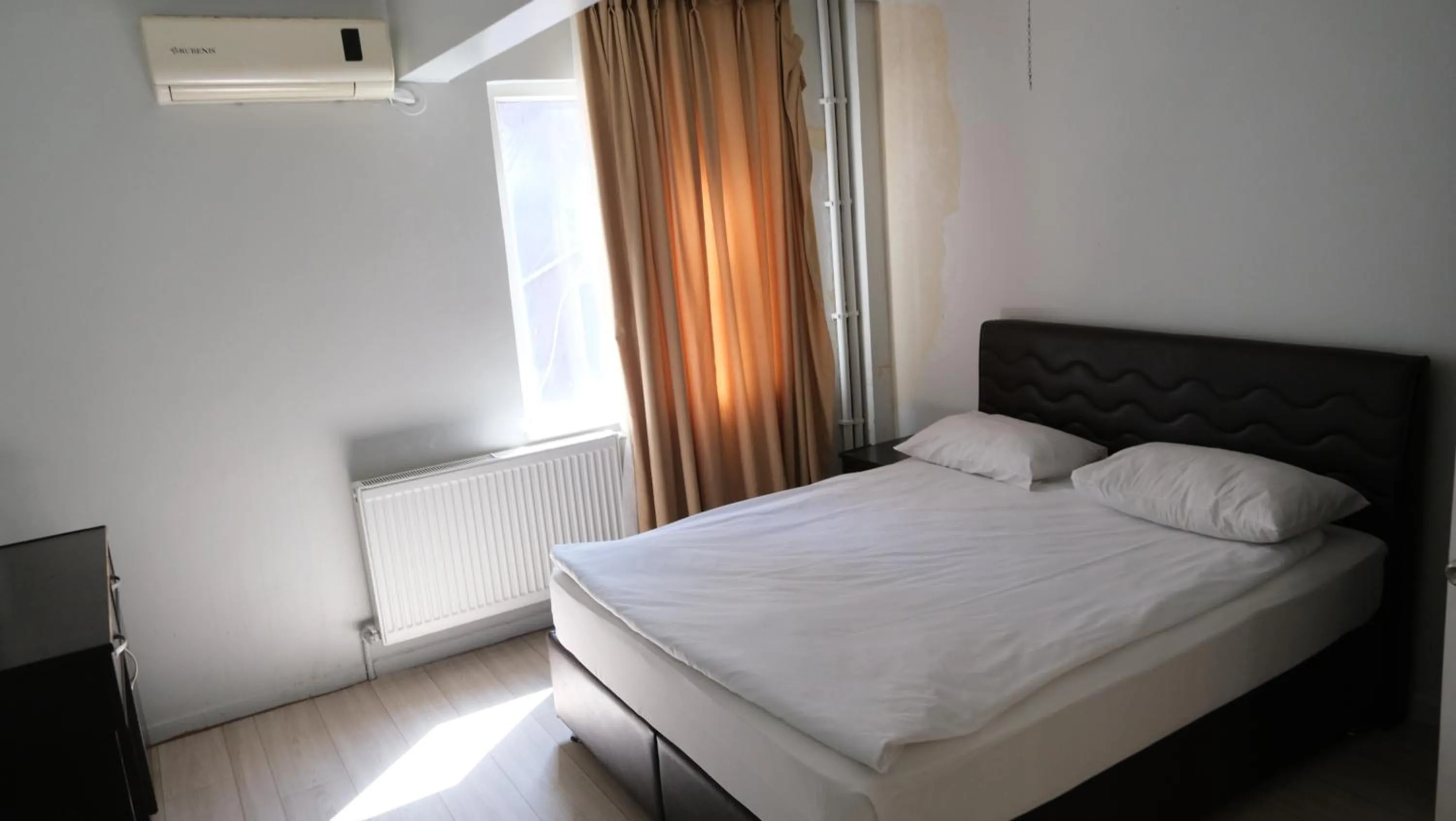 Bed in Simon Hotel