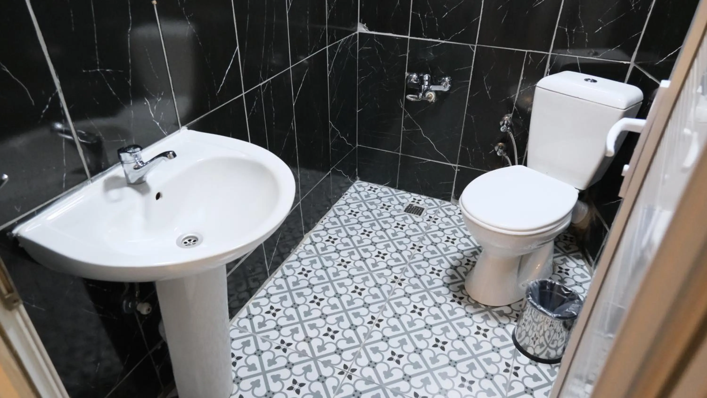 Shower in Simon Hotel