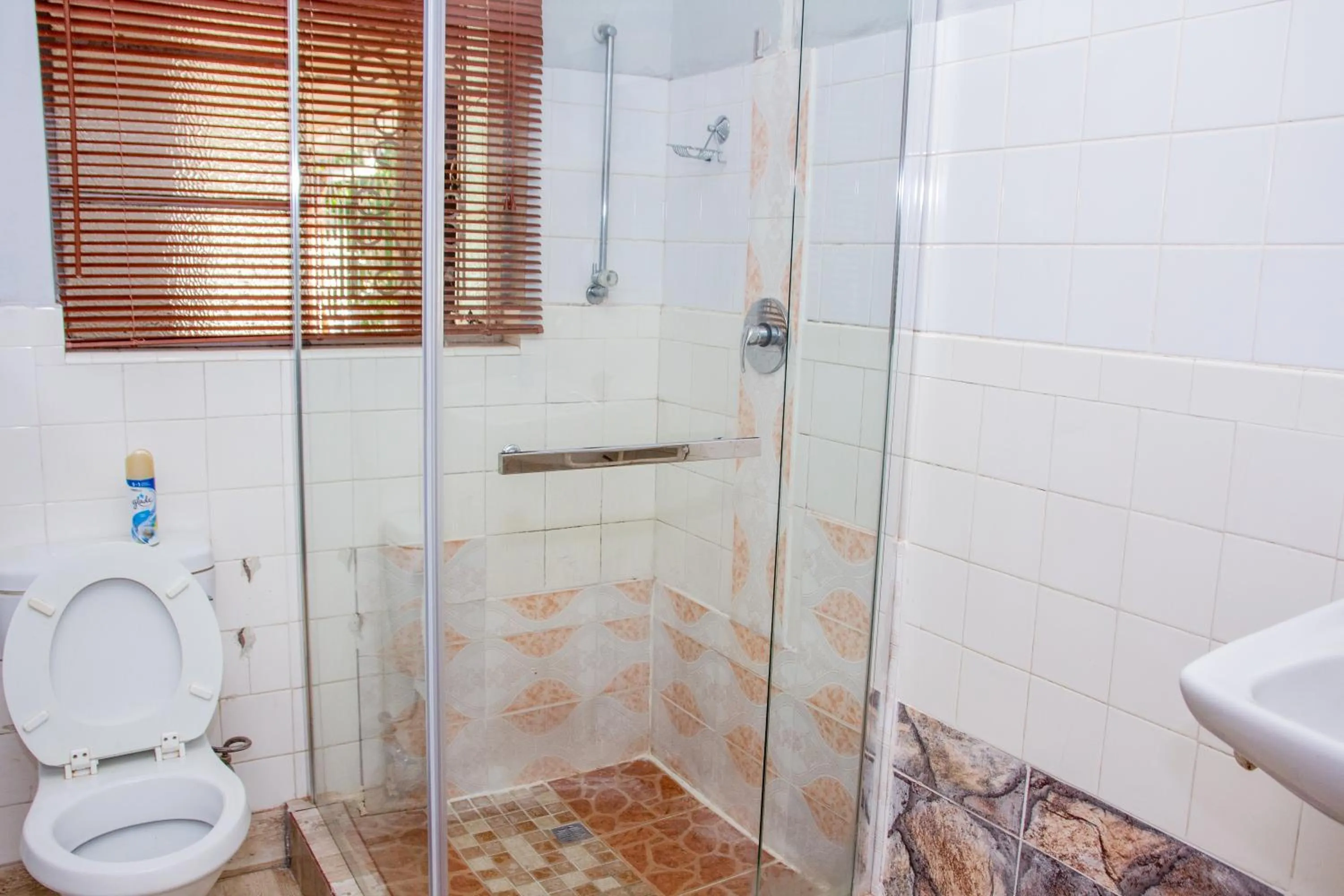 Public Bath in BLUEBERRY BED AND BREAKFAST