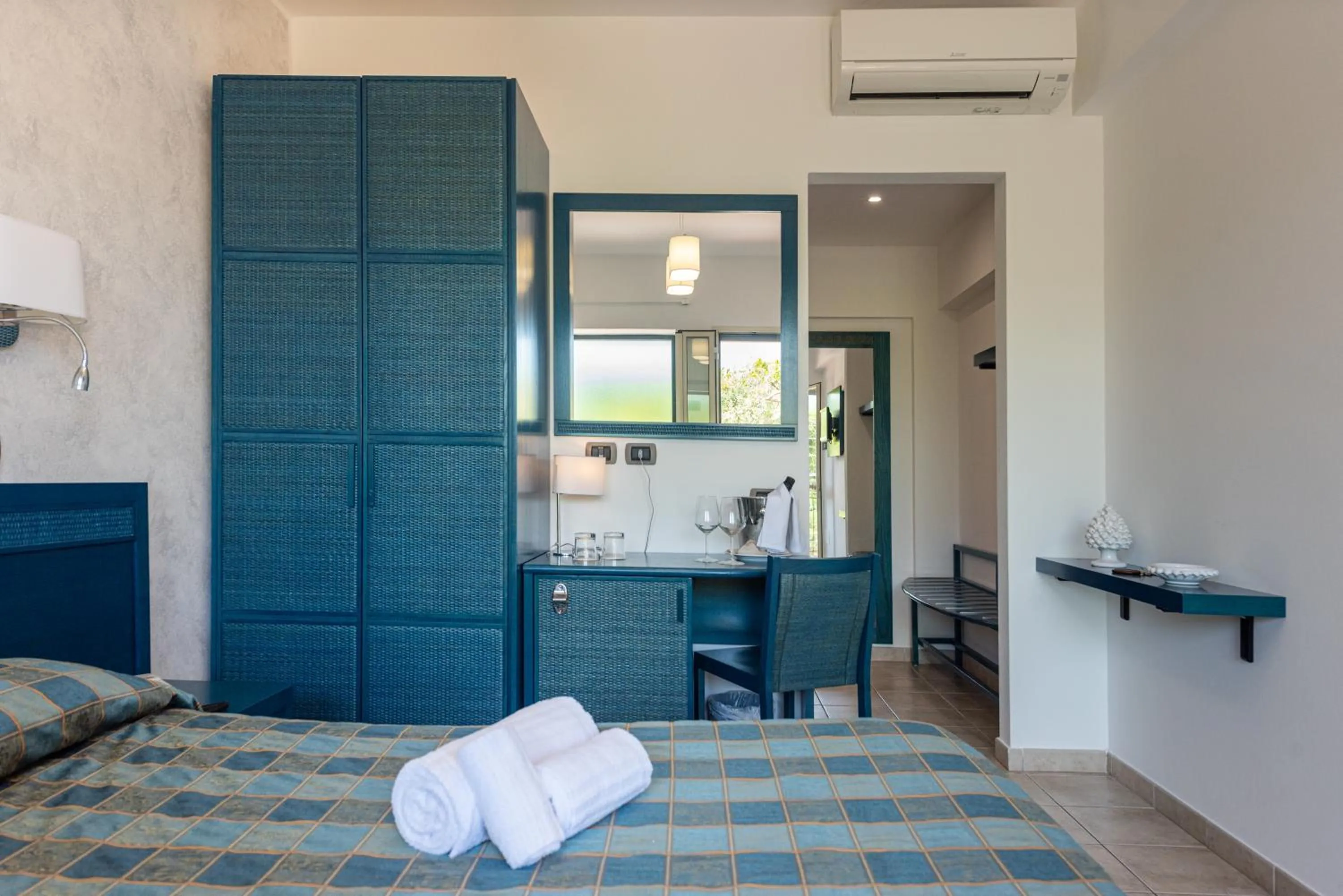 Bedroom, Bed in Hotel Baia Del Capitano