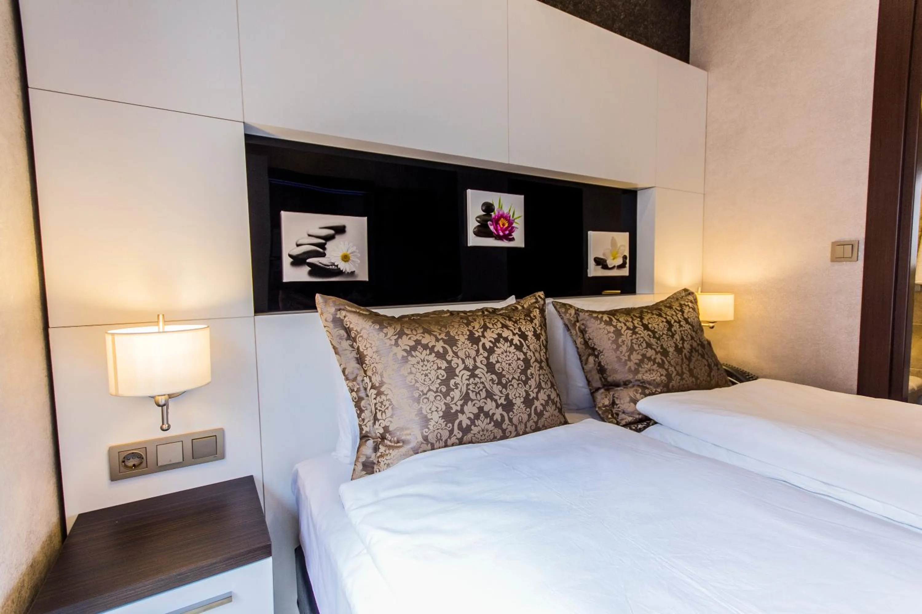 Bed in Taksim Cihangir Fidan Residence Hotel