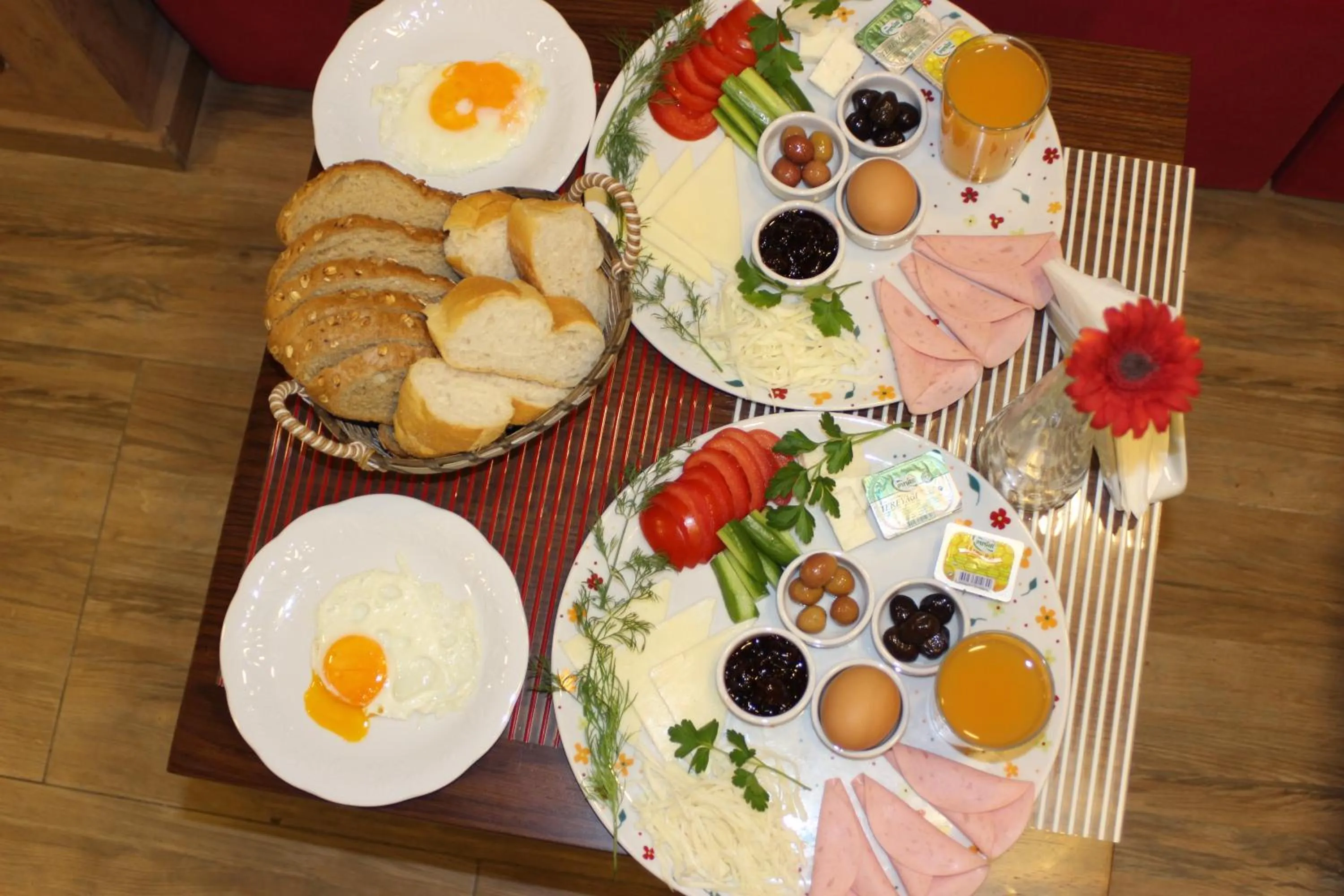 Food and drinks in Taksim Cihangir Fidan Residence Hotel