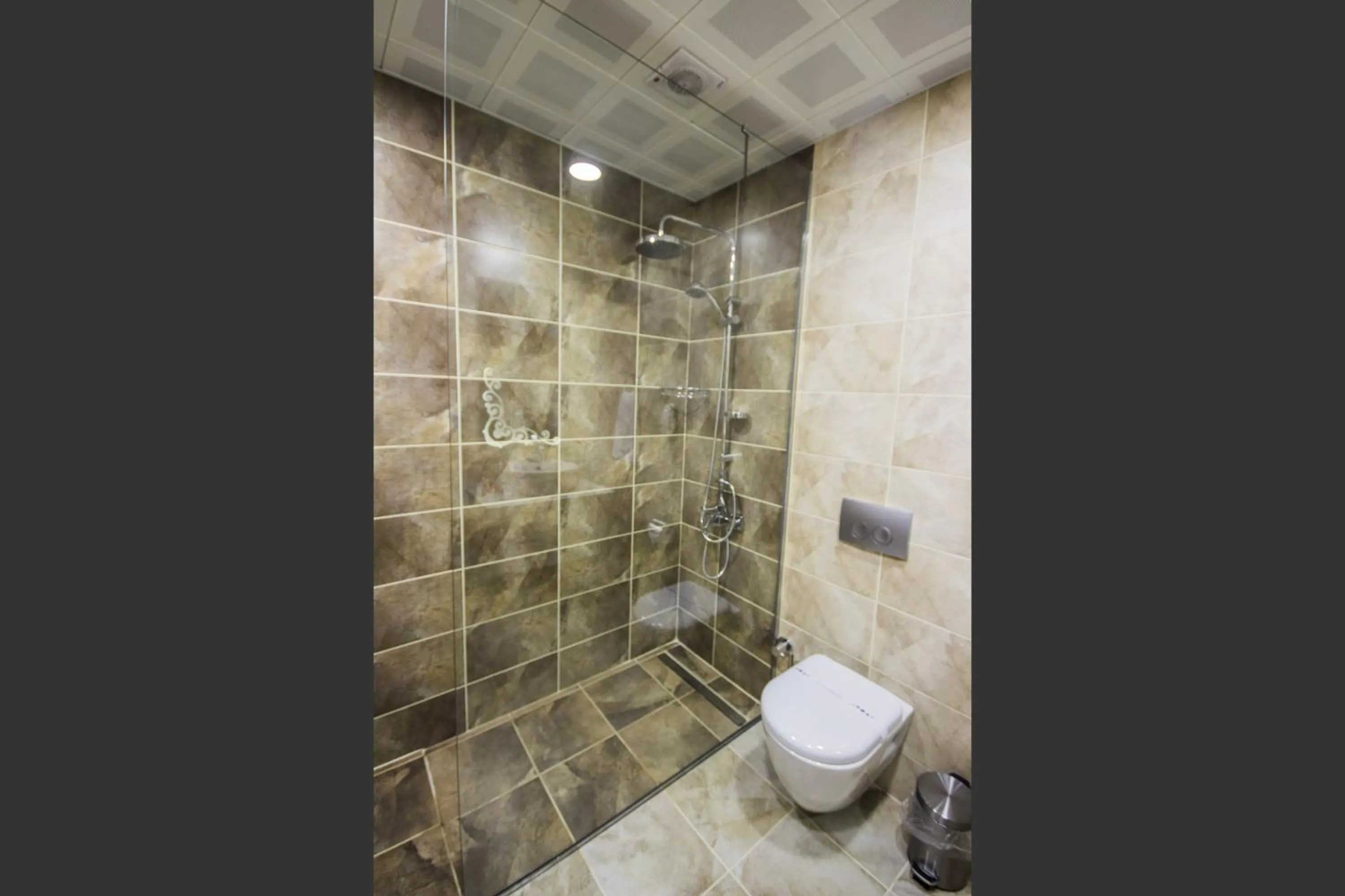 Shower in Taksim Cihangir Fidan Residence Hotel