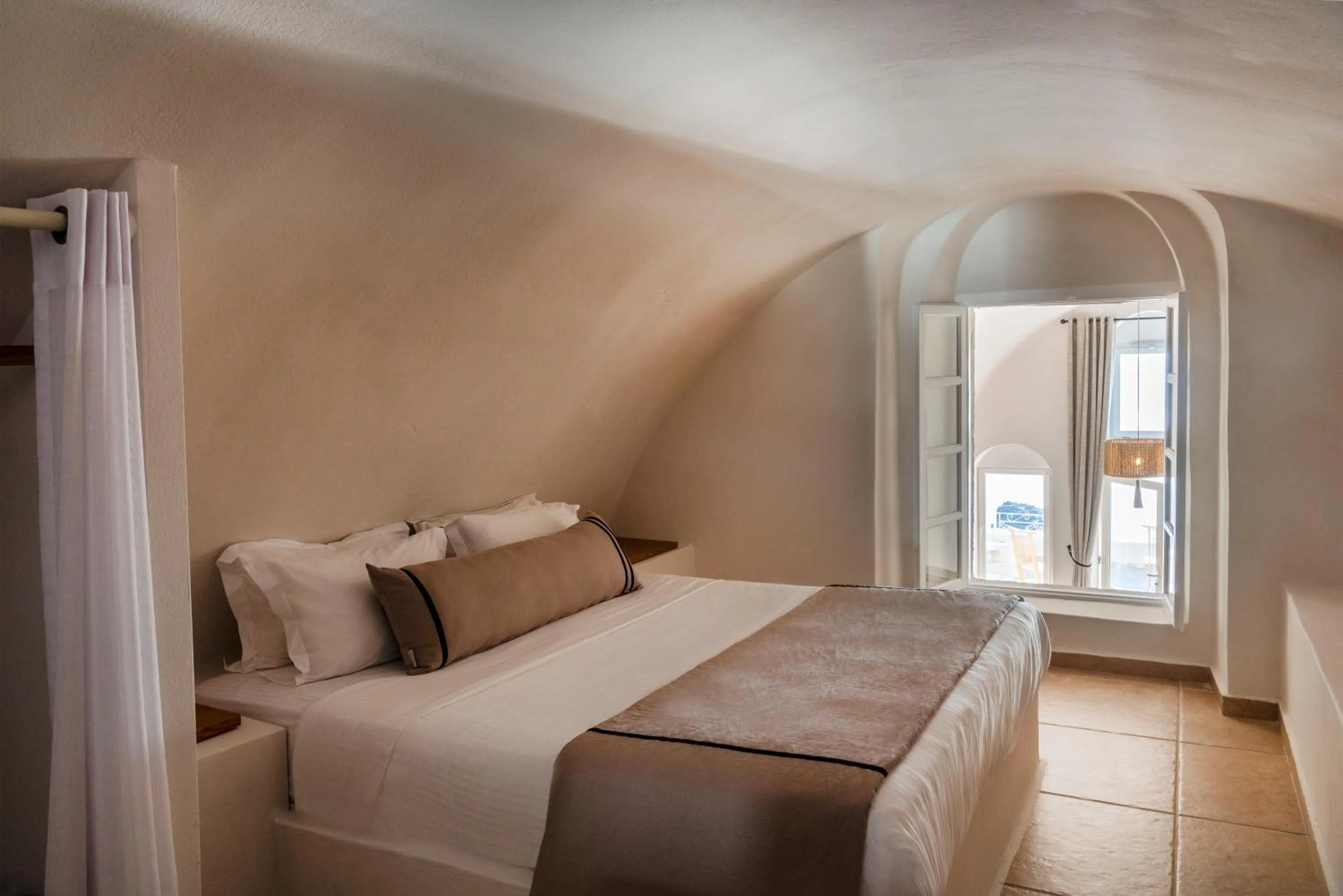 Bed in La Maltese Estate