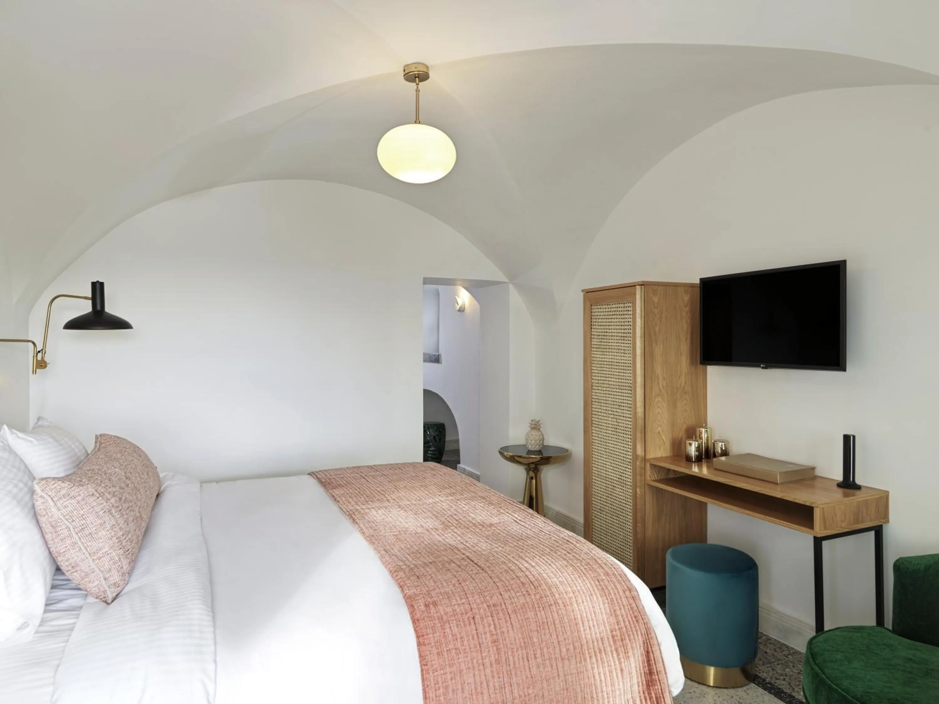 Bed in La Maltese Estate